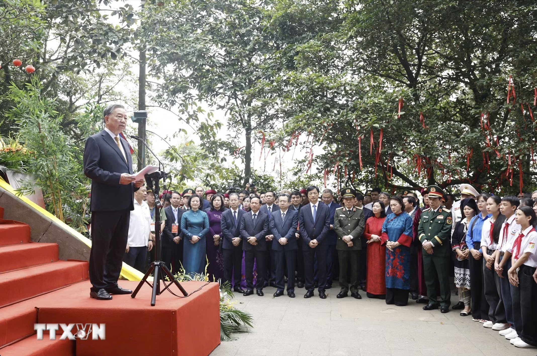 To&agrave;n văn ph&aacute;t biểu của Tổng B&iacute; thư, Chủ tịch nước T&ocirc; L&acirc;m tại Đền H&ugrave;ng - Ảnh 4.