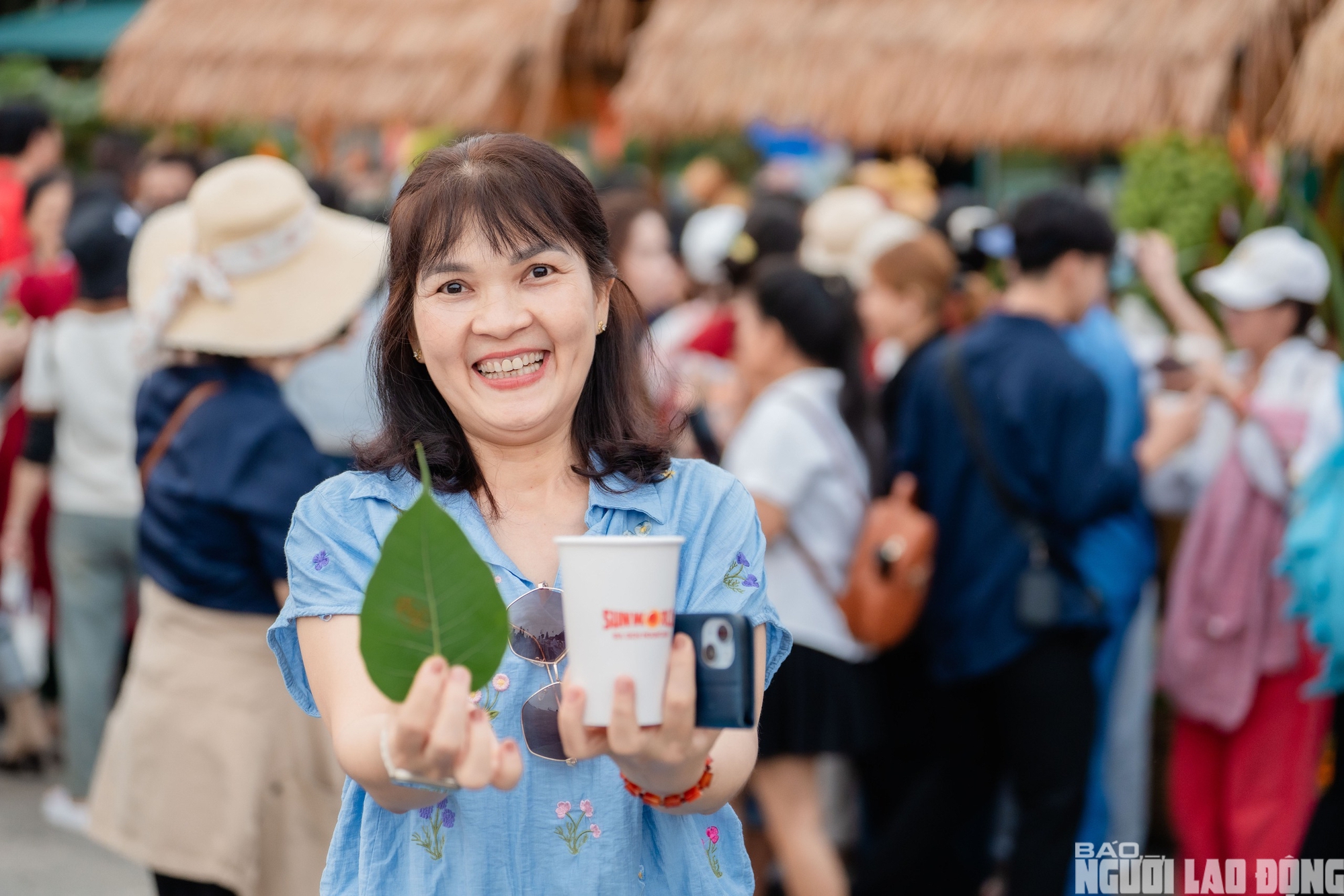 H&agrave;ng ng&agrave;n người đổ x&ocirc; l&ecirc;n&nbsp;N&uacute;i B&agrave; Đen&nbsp;dịp&nbsp;Giỗ Tổ H&ugrave;ng Vương - Ảnh 8.