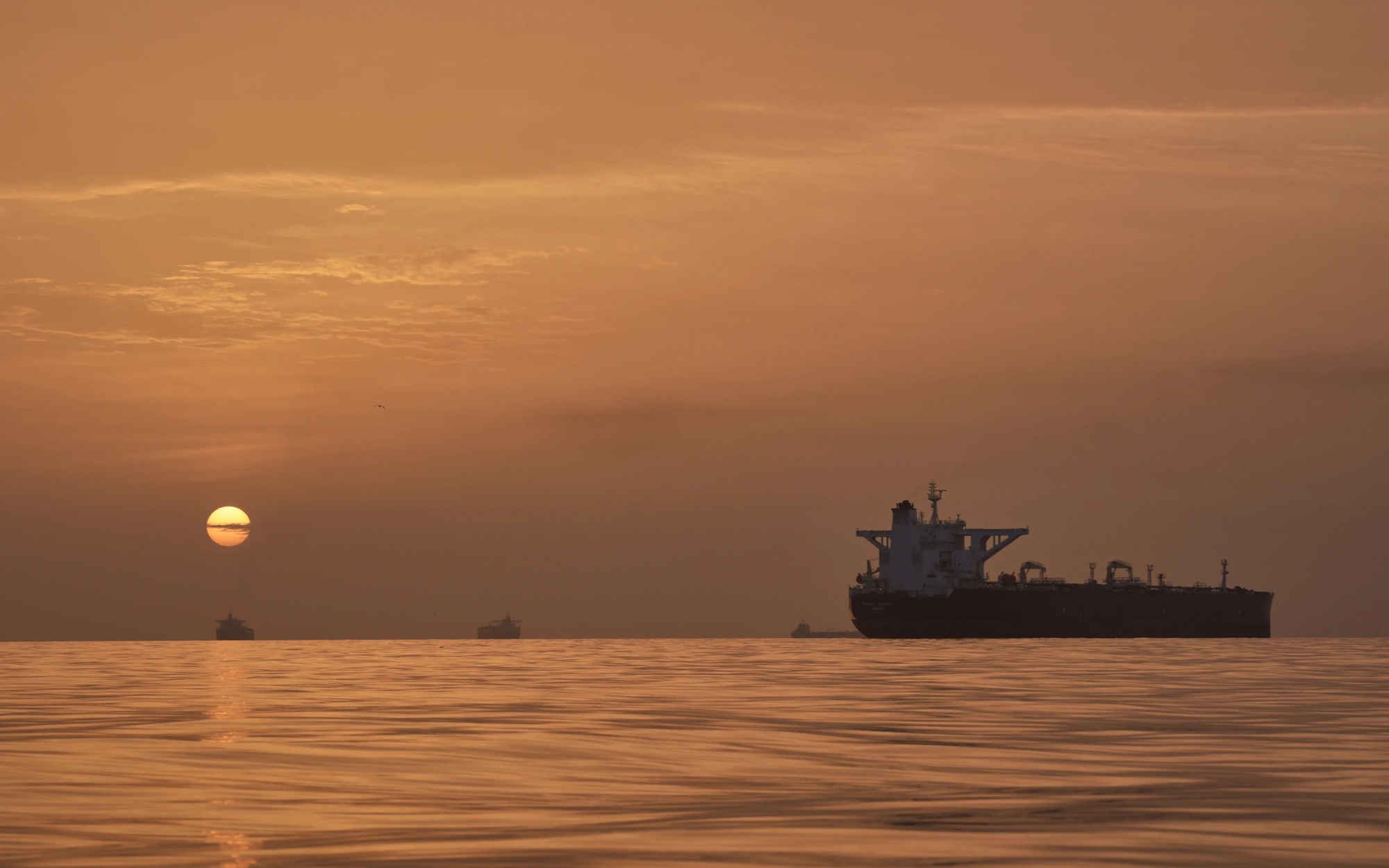 Chiến sự Trung Đ&ocirc;ng ng&agrave;y 27-4: Iran n&oacute;i Mỹ "hết b&agrave;i", &aacute;m chỉ eo biển Bab el-Mandeb - Ảnh 2.
