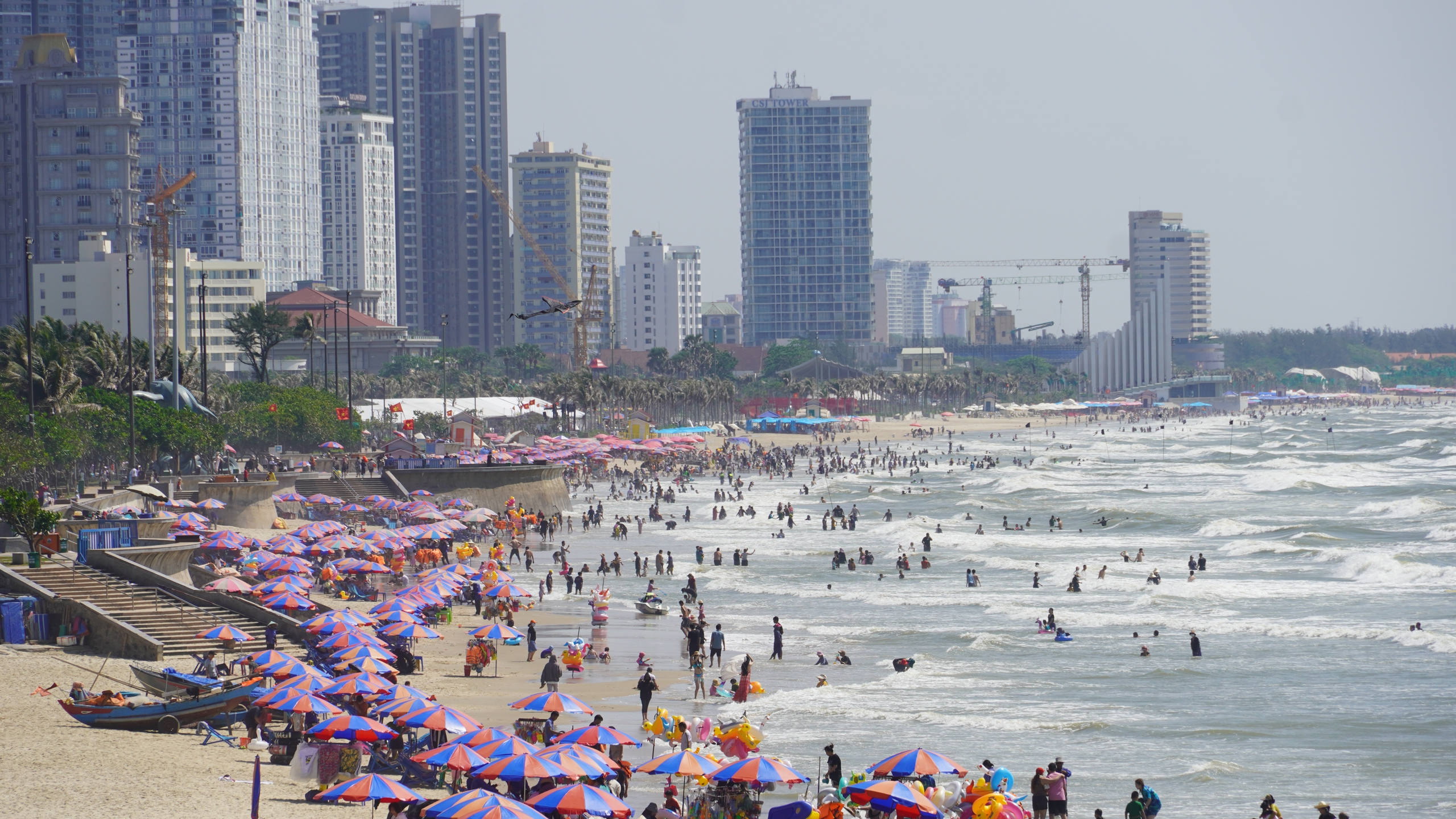 Biển Vũng T&agrave;u h&uacute;t kh&aacute;ch dịp Giỗ Tổ, kỳ vọng b&ugrave;ng nổ m&ugrave;a lễ 30-4 - Ảnh 8.