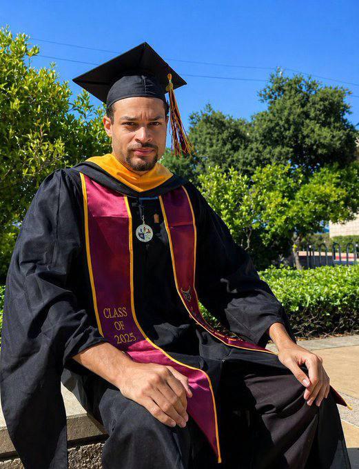 Ch&acirc;n dung bất ngờ của nghi phạm muốn g&acirc;y "thảm kịch quốc gia" tại Mỹ - Ảnh 1.