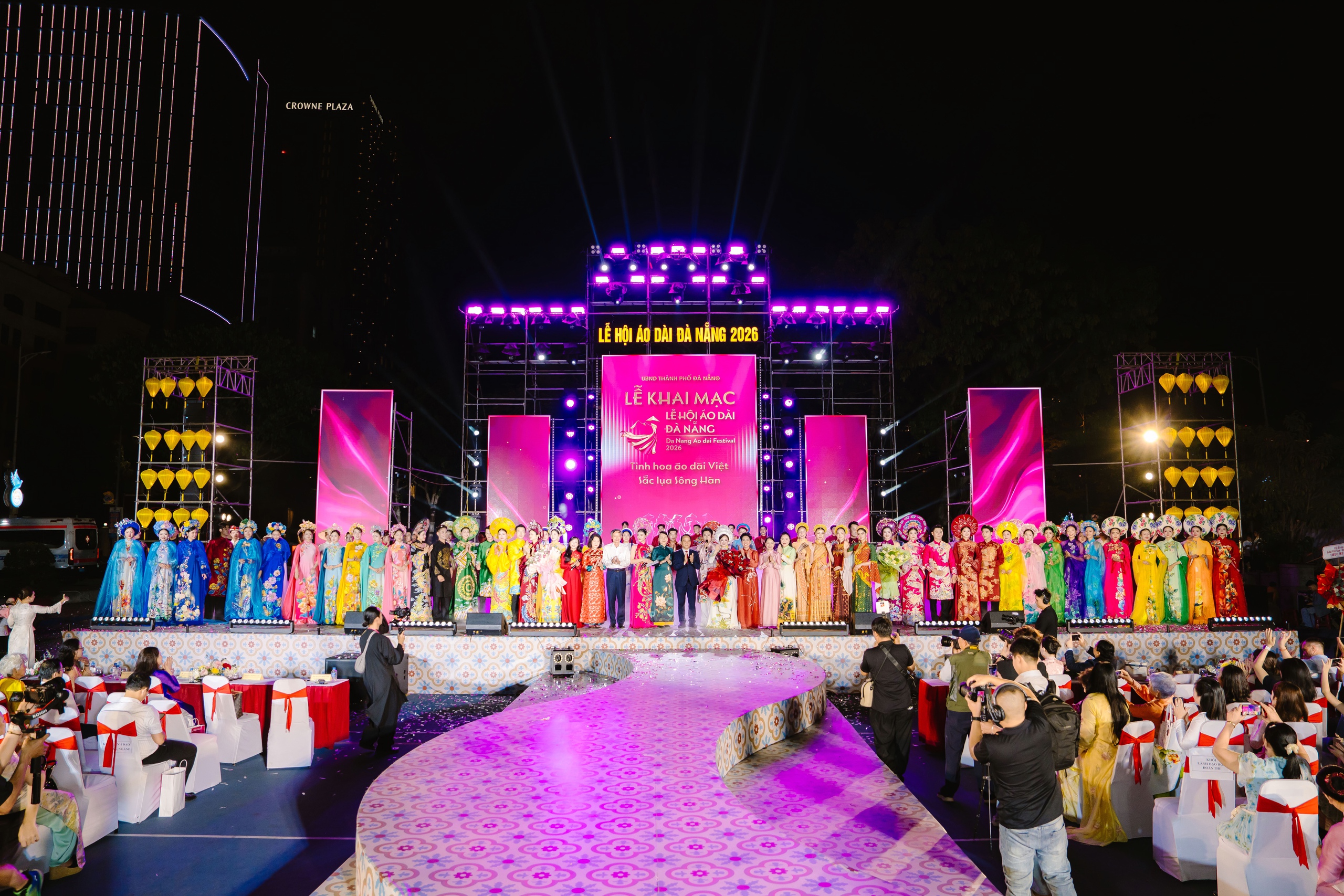 Đà Nẵng sôi động với Lễ hội Áo dài 2026: Hội tụ văn hóa và nghệ thuật đặc sắc  - Ảnh 8.