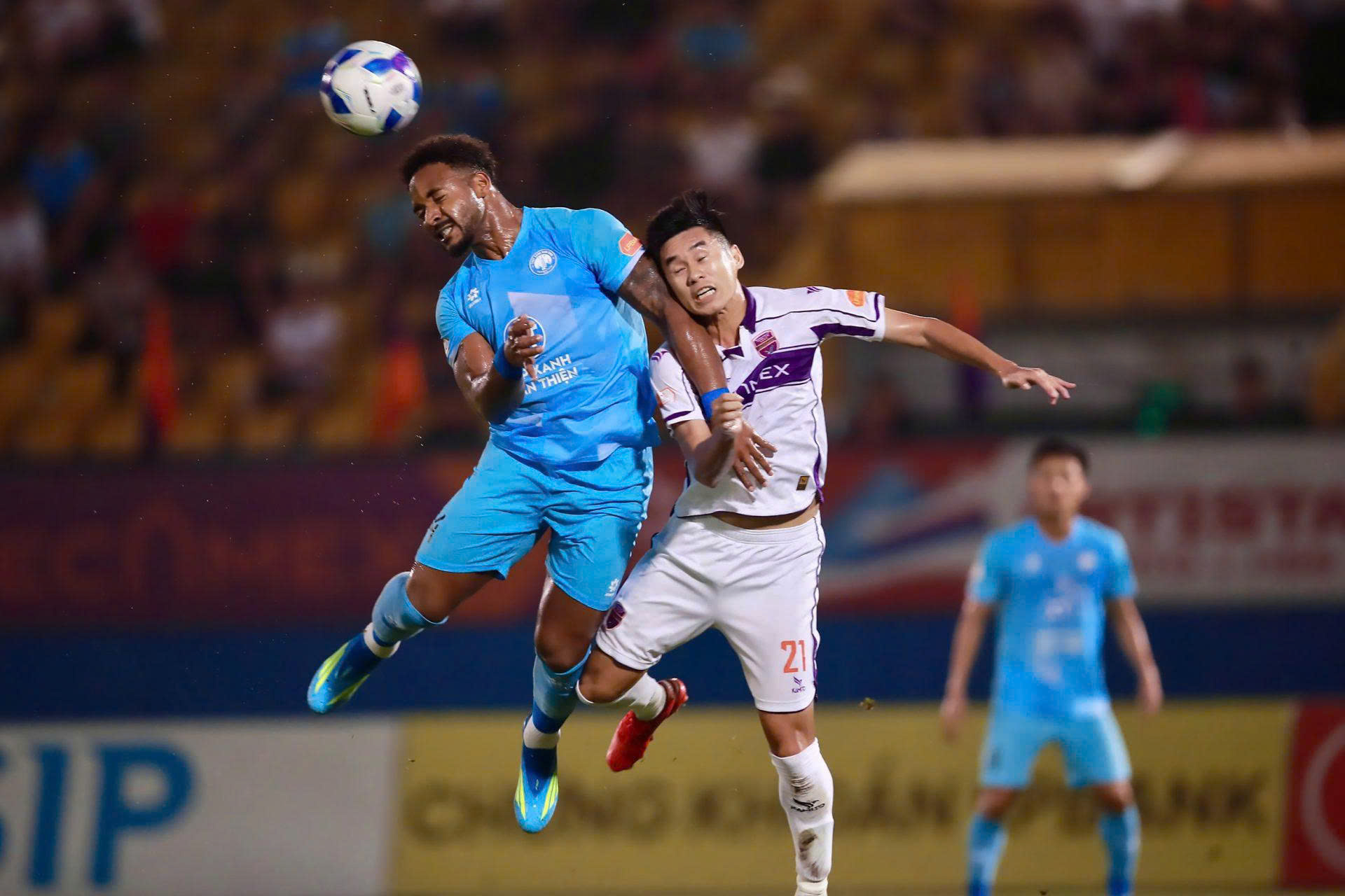 Vòng 20 V-League: Nam Định trở thành cựu vương, PVF-CAND xuống cuối bảng - Ảnh 2.