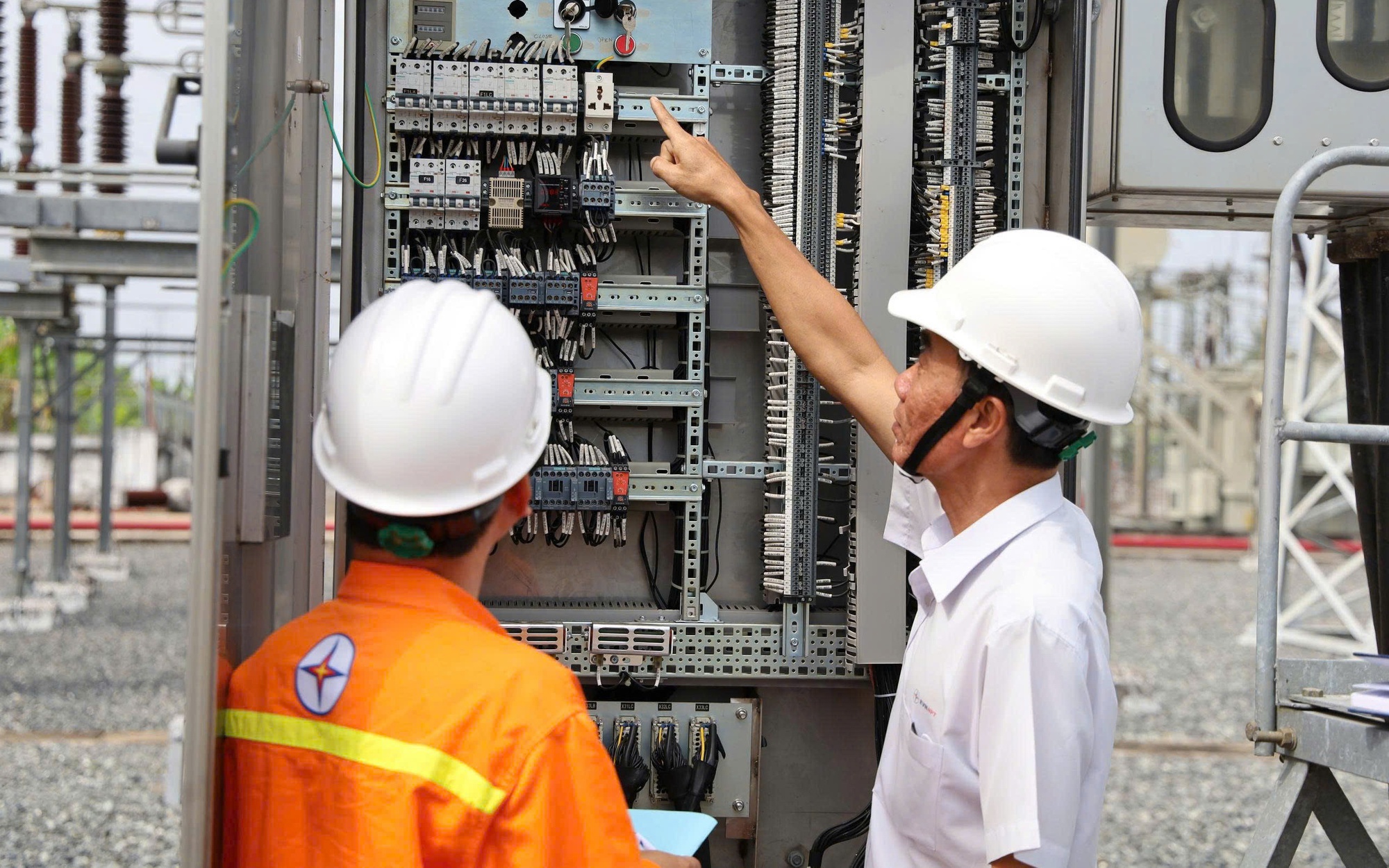 Thi đua để TPHCM vươn xa: Người d&acirc;n được thụ hưởng th&agrave;nh quả - Ảnh 3.