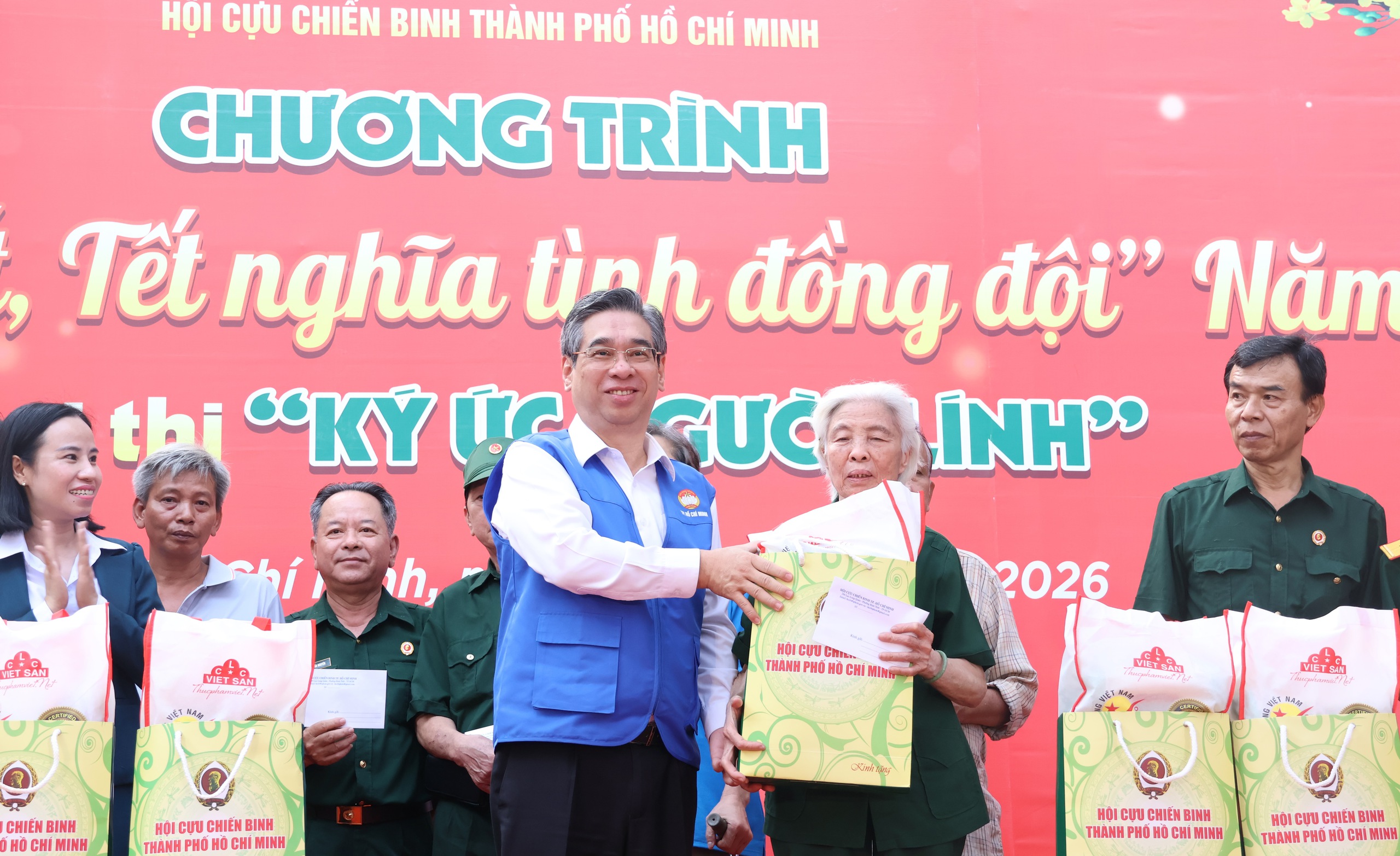 Kh&ocirc;ng để ai bị bỏ lại ph&iacute;a sau: TPHCM dệt lưới an sinh, giữ nhịp l&ograve;ng d&acirc;n - Ảnh 7.
