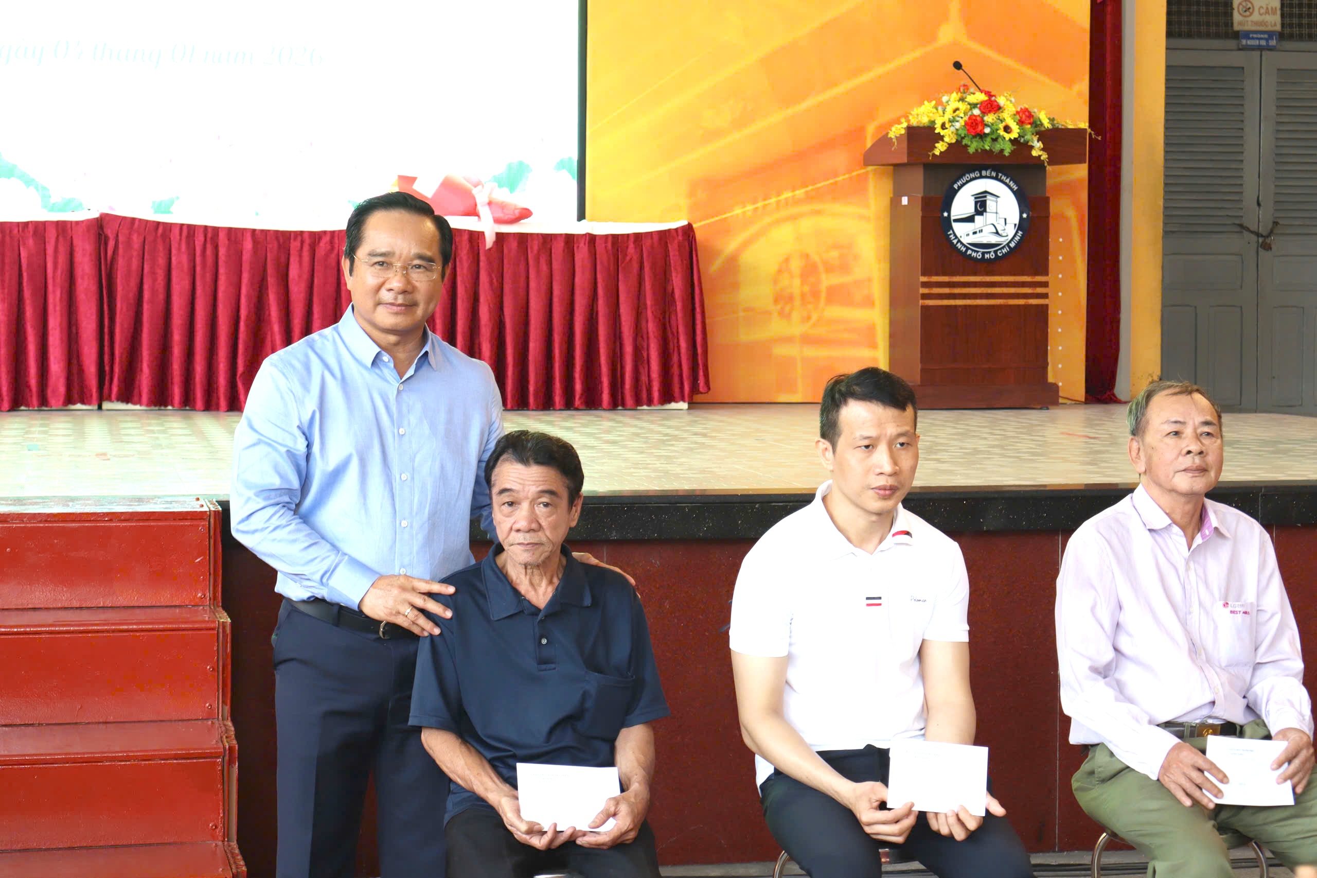 Kh&ocirc;ng để ai bị bỏ lại ph&iacute;a sau: TPHCM dệt lưới an sinh, giữ nhịp l&ograve;ng d&acirc;n - Ảnh 2.