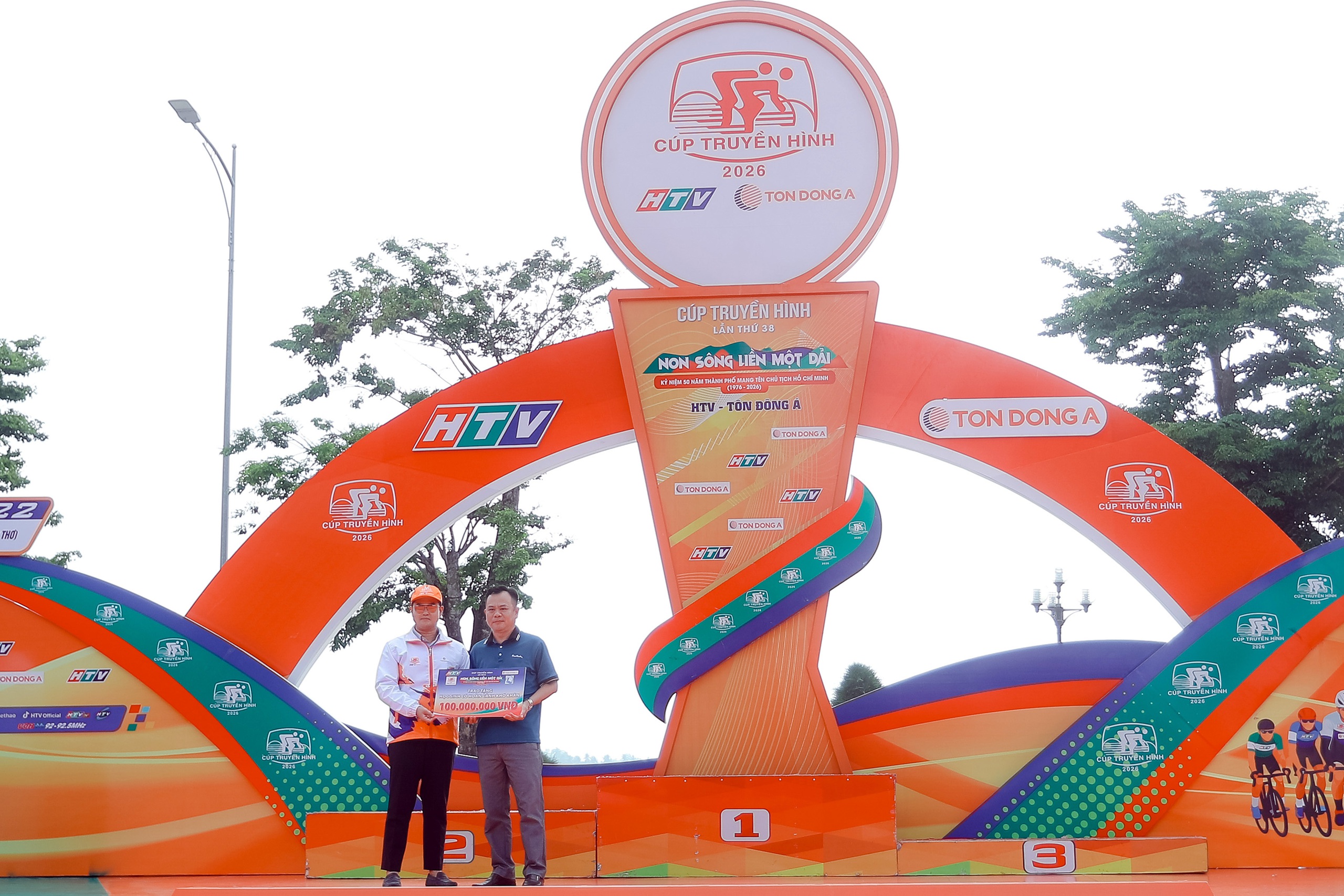 C&uacute;p truyền h&igrave;nh TP HCM: HTV-T&ocirc;n Đ&ocirc;ng &Aacute; 2026: Ấn tượng với c&uacute; nước r&uacute;t của Patrick Patterson  - Ảnh 12.