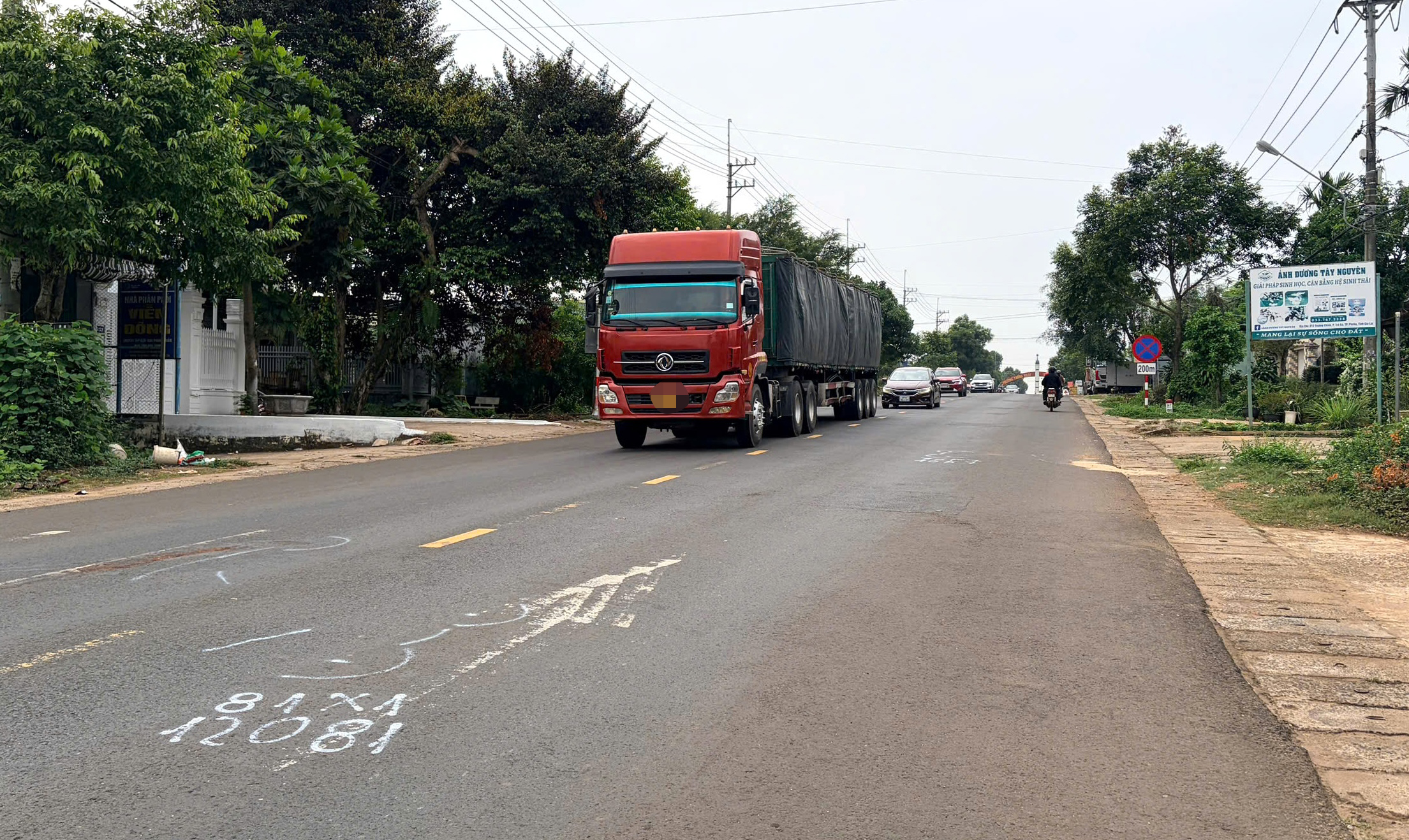 Gia Lai: Tai nạn xe máy khiến 3 người tử vong trên Quốc lộ 14 - Ảnh 1.