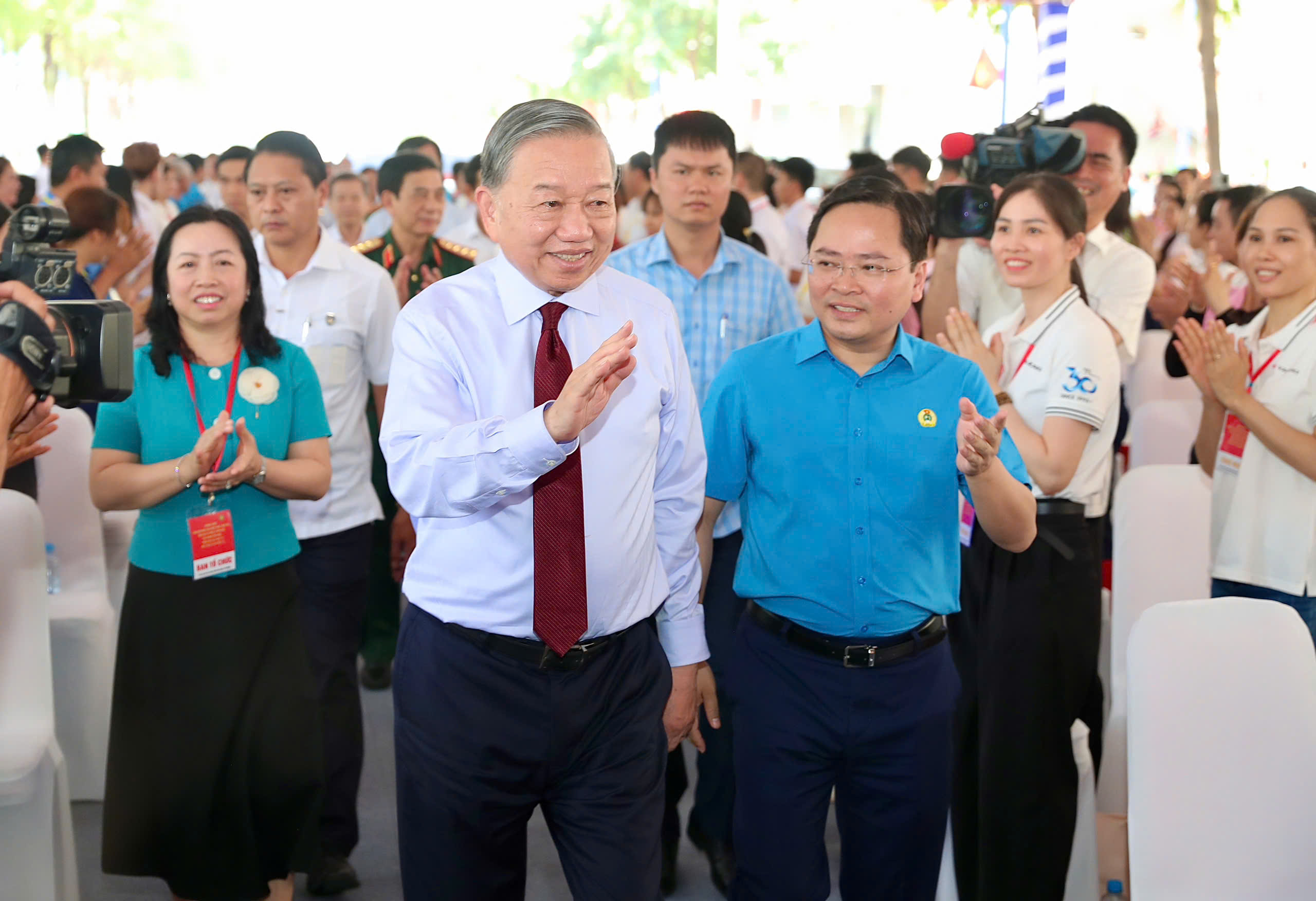Những chỉ đạo đáng chú ý về đời sống công nhân TPHCM của Tổng bí thư, chủ tịch nước Tô Lâm - Ảnh 1.
