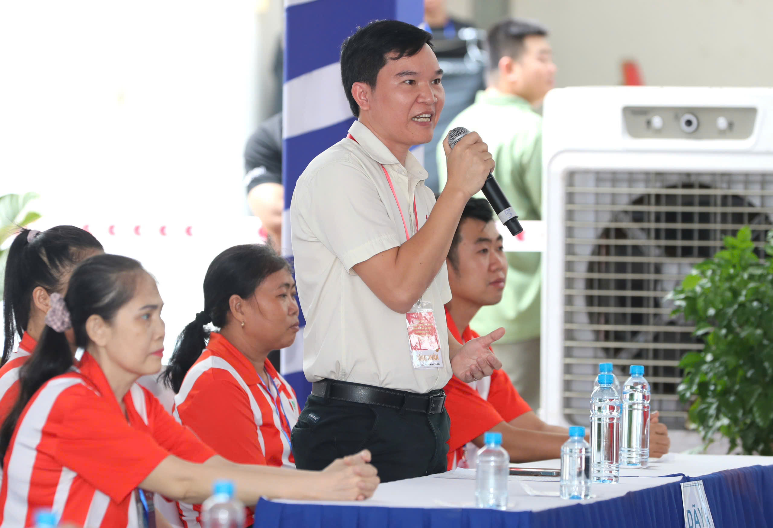 Tổng b&iacute; thư, Chủ tịch nước T&ocirc; L&acirc;m thăm người lao động tại TPHCM - Ảnh 9.