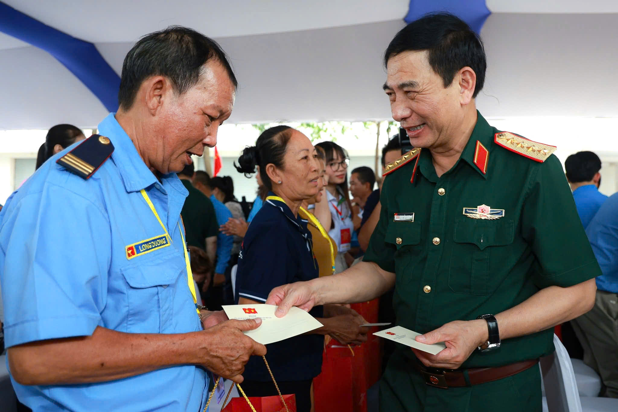 Công nhân mong có thêm chính sách hỗ trợ nhà ở, y tế, đào tạo nghề - Ảnh 5.