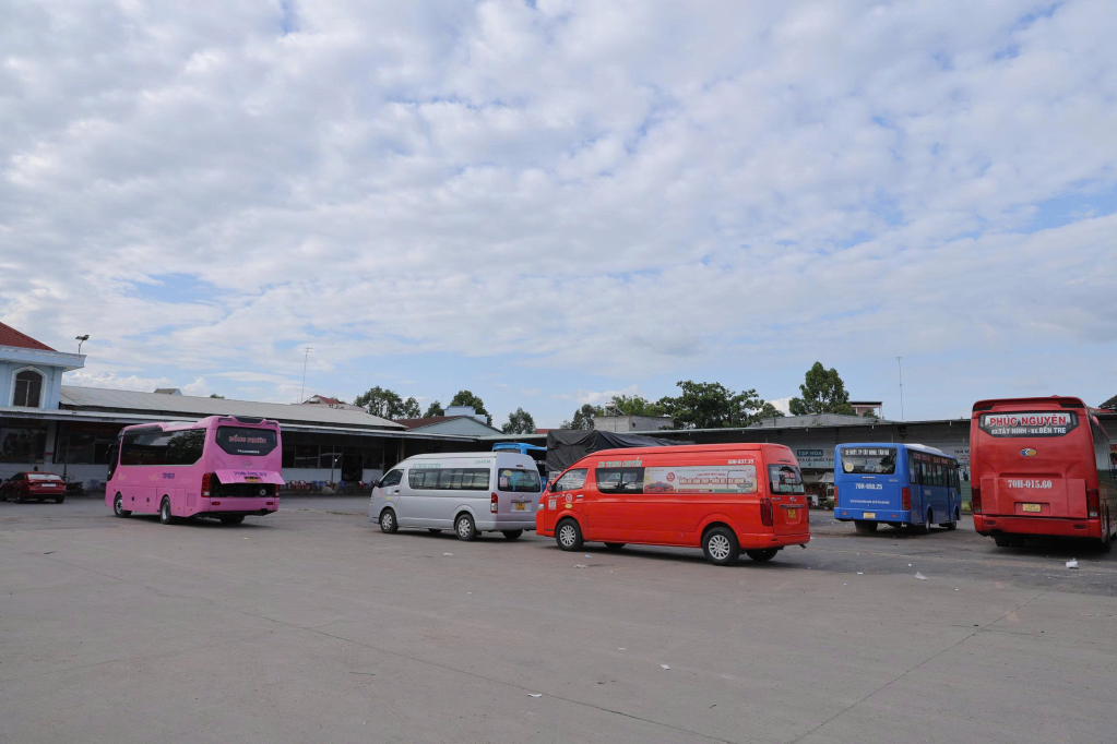 Tây Ninh phát triển đô thị thông minh với thu phí không dừng tại bến xe , bãi đỗ xe - Ảnh 1.