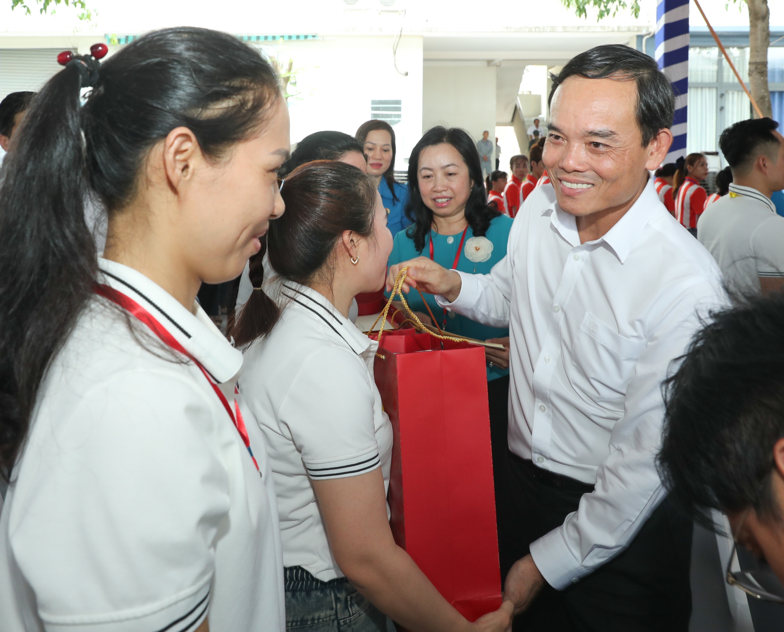 Cuộc gặp gỡ đặc biệt giữa Tổng bí thư, Chủ tịch nước Tô Lâm và công nhân TPHCM - Ảnh 12.