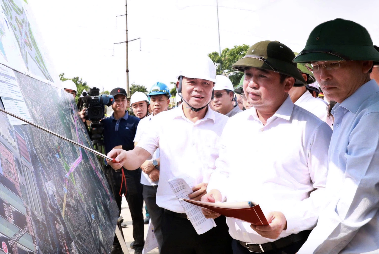 Bí thư Thành ủy Hà Nội chốt tiến độ nút giao 786 tỉ đồng tại đường Phạm Tu - Ảnh 1.