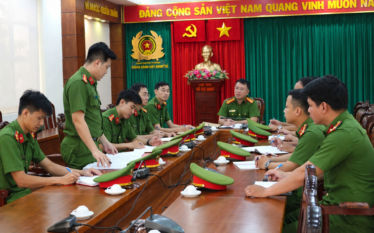 C&ocirc;ng an TPHCM khuyến c&aacute;o quy định mới, người đi m&aacute;y bay lưu &yacute; - Ảnh 3.