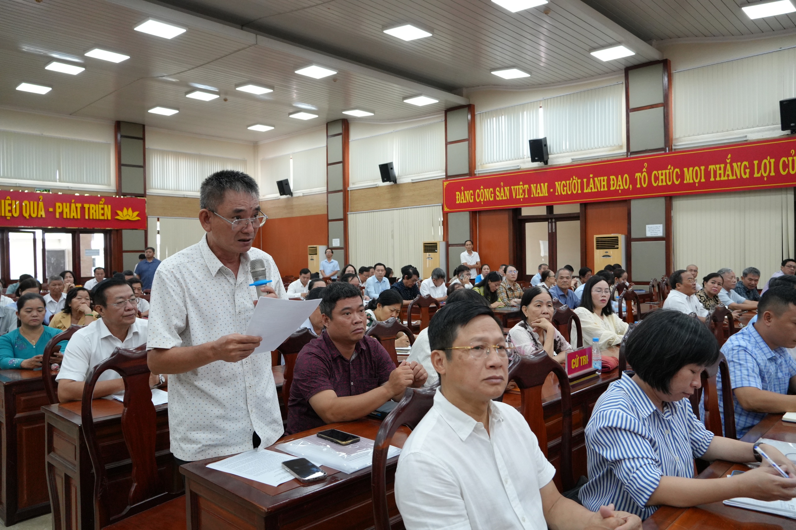 Trưởng ban Nội chính Trung ương tiếp xúc cử tri tại Đồng Nai - Ảnh 4.