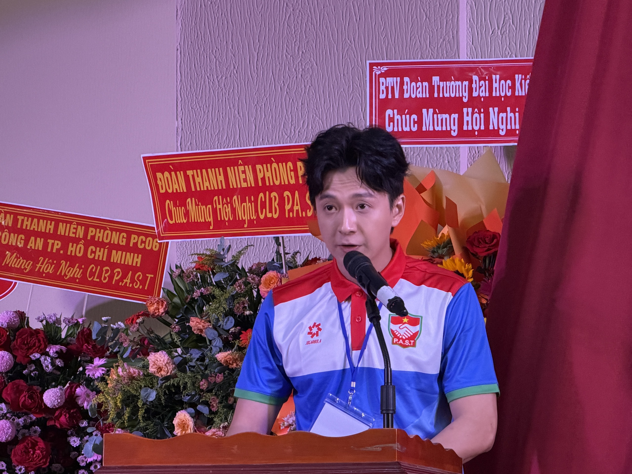 Ca sĩ Ngô Kiến Huy tham gia câu lạc bộ Công an TPHCM - Ảnh 4.