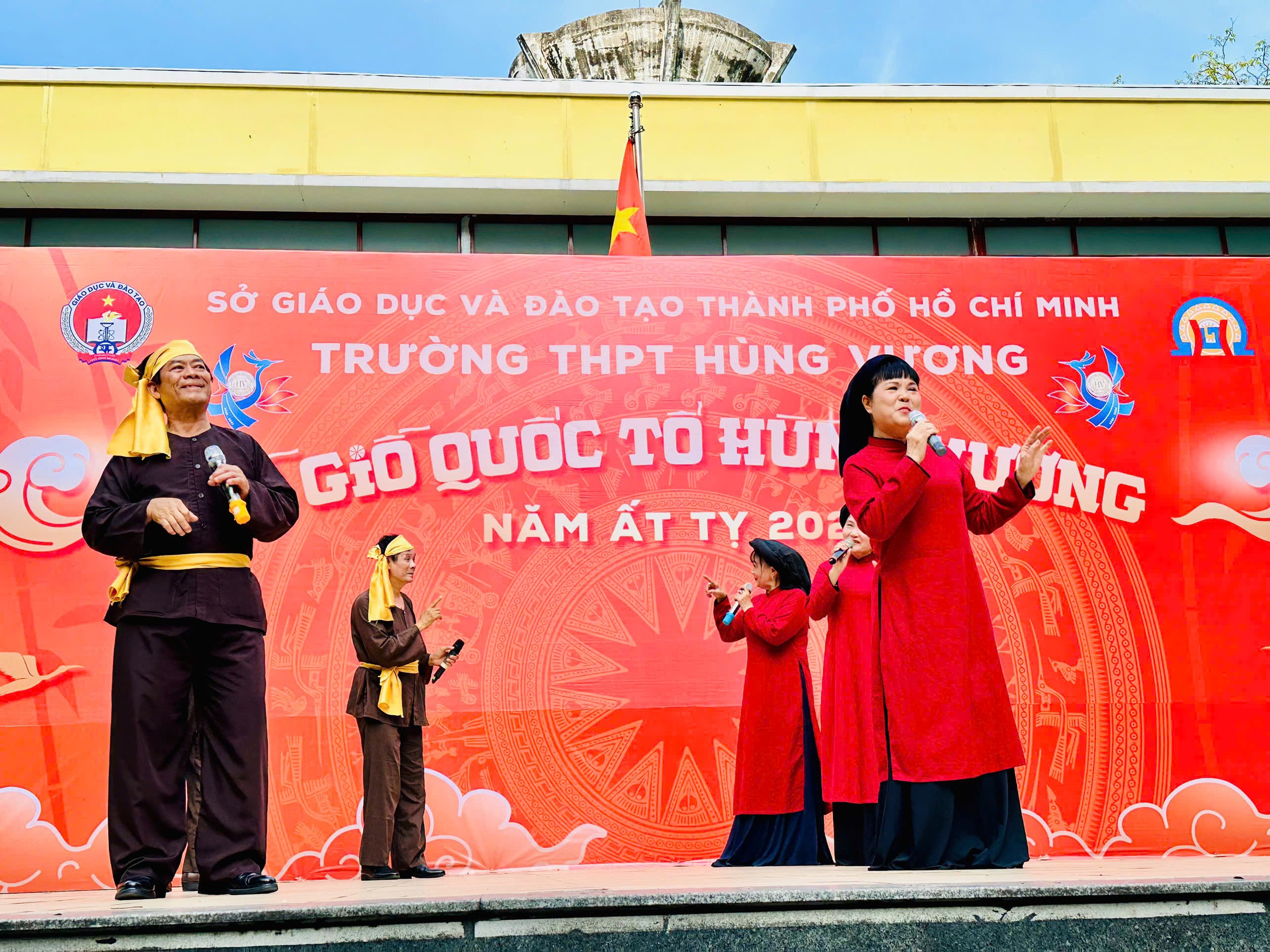 CLB Di sản TP HCM bền bỉ giữ điệu xoan truyền thống - Ảnh 1.