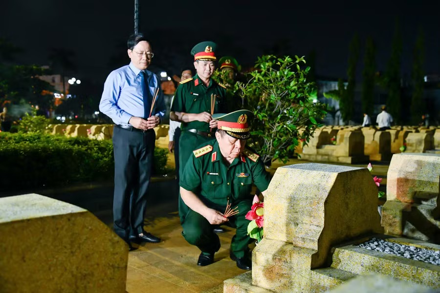 Đại tướng Nguyễn Trọng Nghĩa thăm, tặng quà người có công và công nhân tại Gia Lai - Ảnh 2.