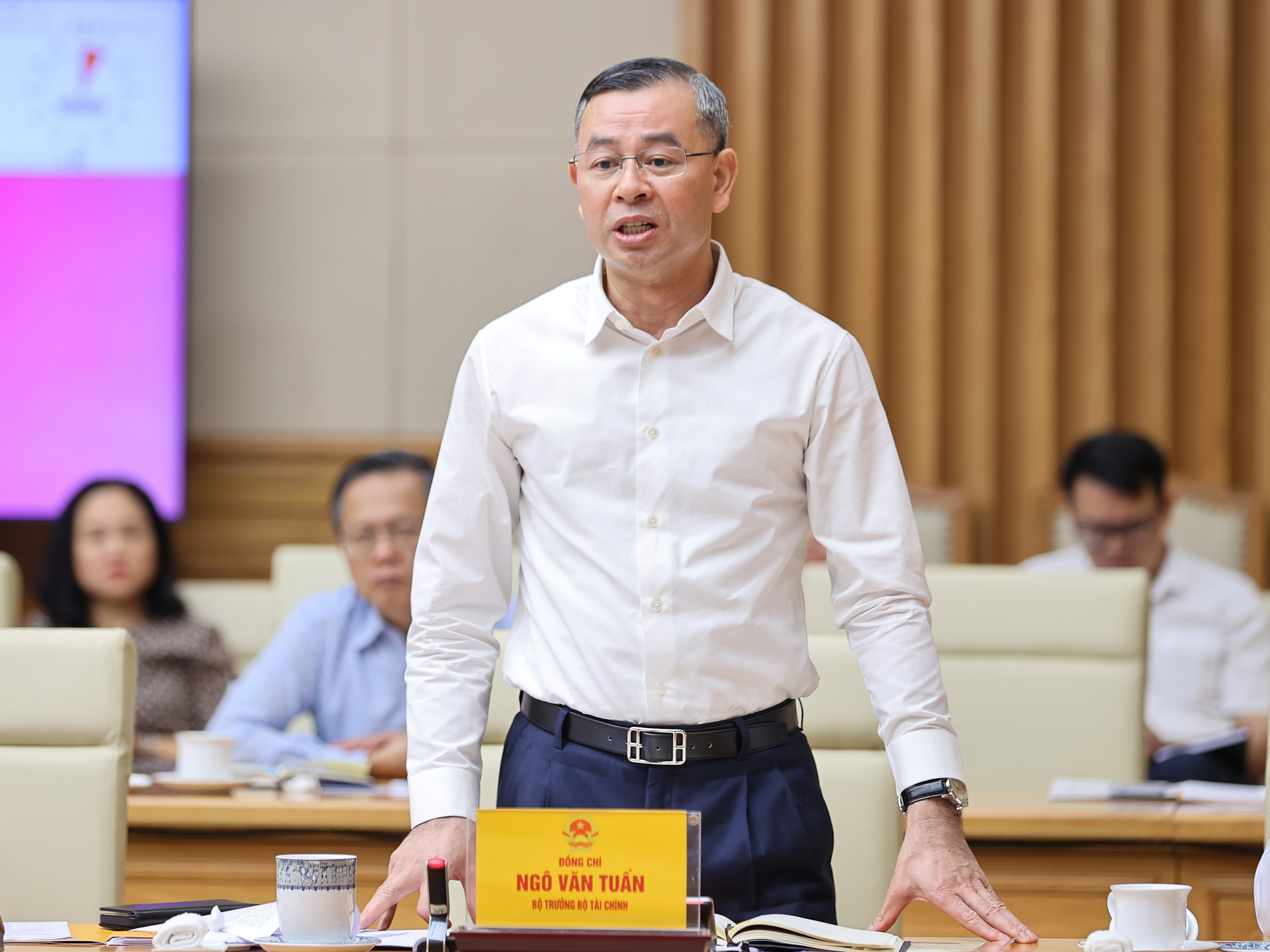 Thủ tướng Lê Minh Hưng yêu cầu nâng ngưỡng doanh thu miễn thuế lên 1 tỉ đồng - Ảnh 2.