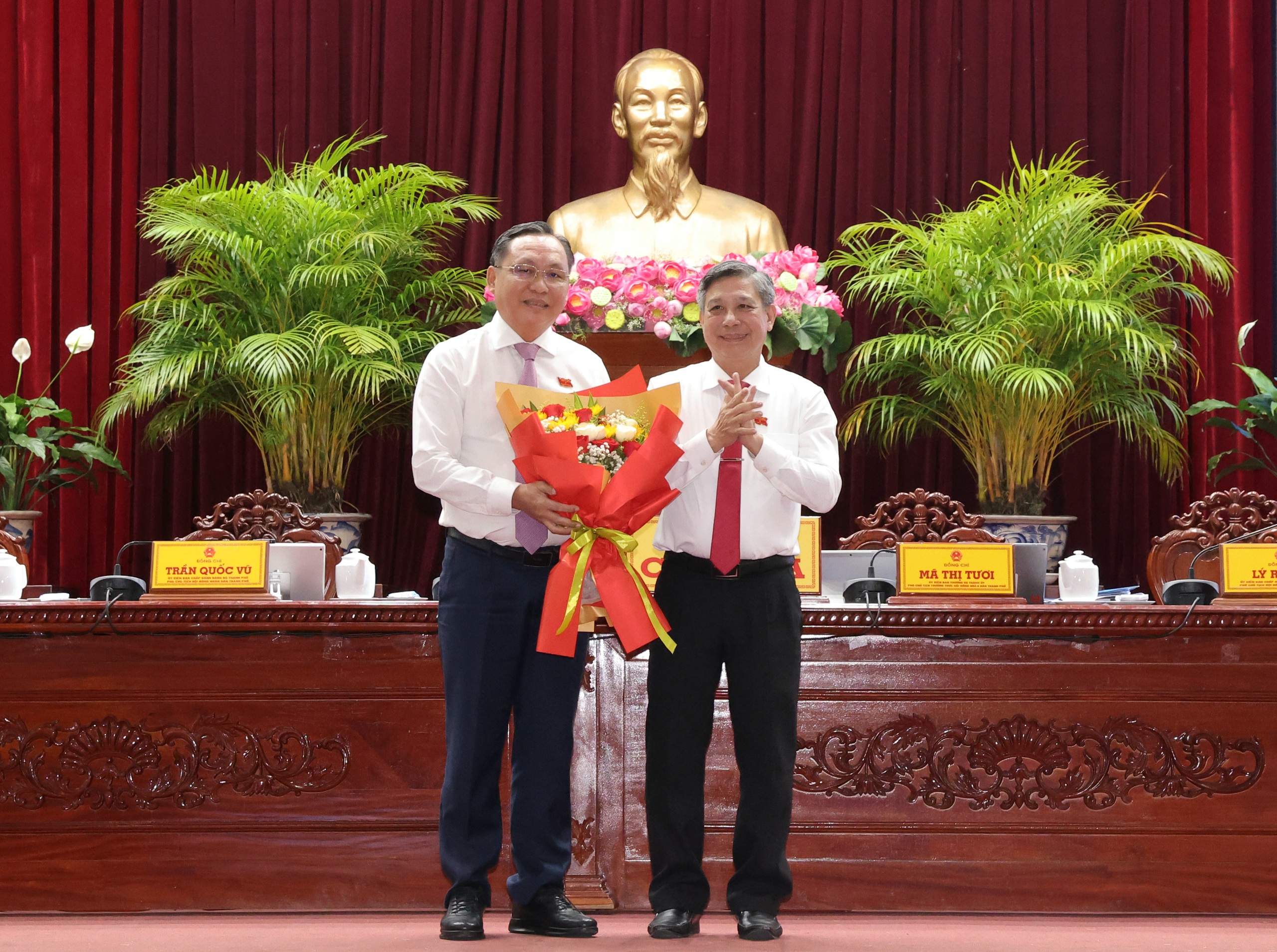 HĐND TP Cần Thơ bầu bổ sung Phó Chủ tịch UBND thành phố 2026 - Ảnh 2.