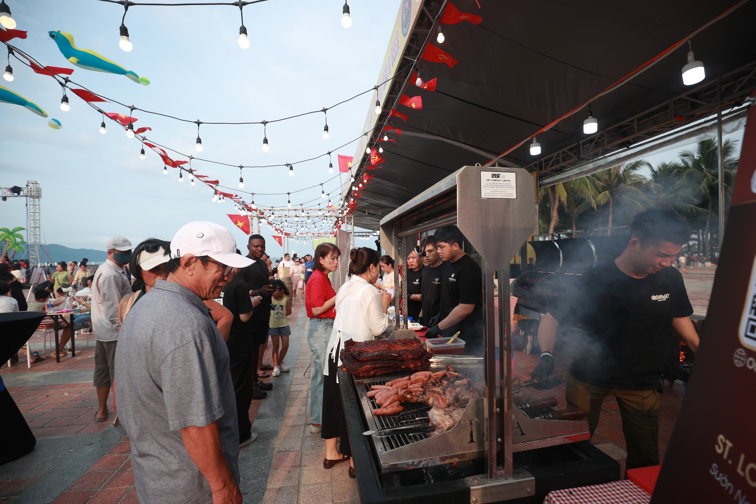 Nghỉ lễ Đà Nẵng 2026: Gần 1 . 500 Chuyến bay và hoạt động hấp dẫn chờ đón du khách - Ảnh 1.