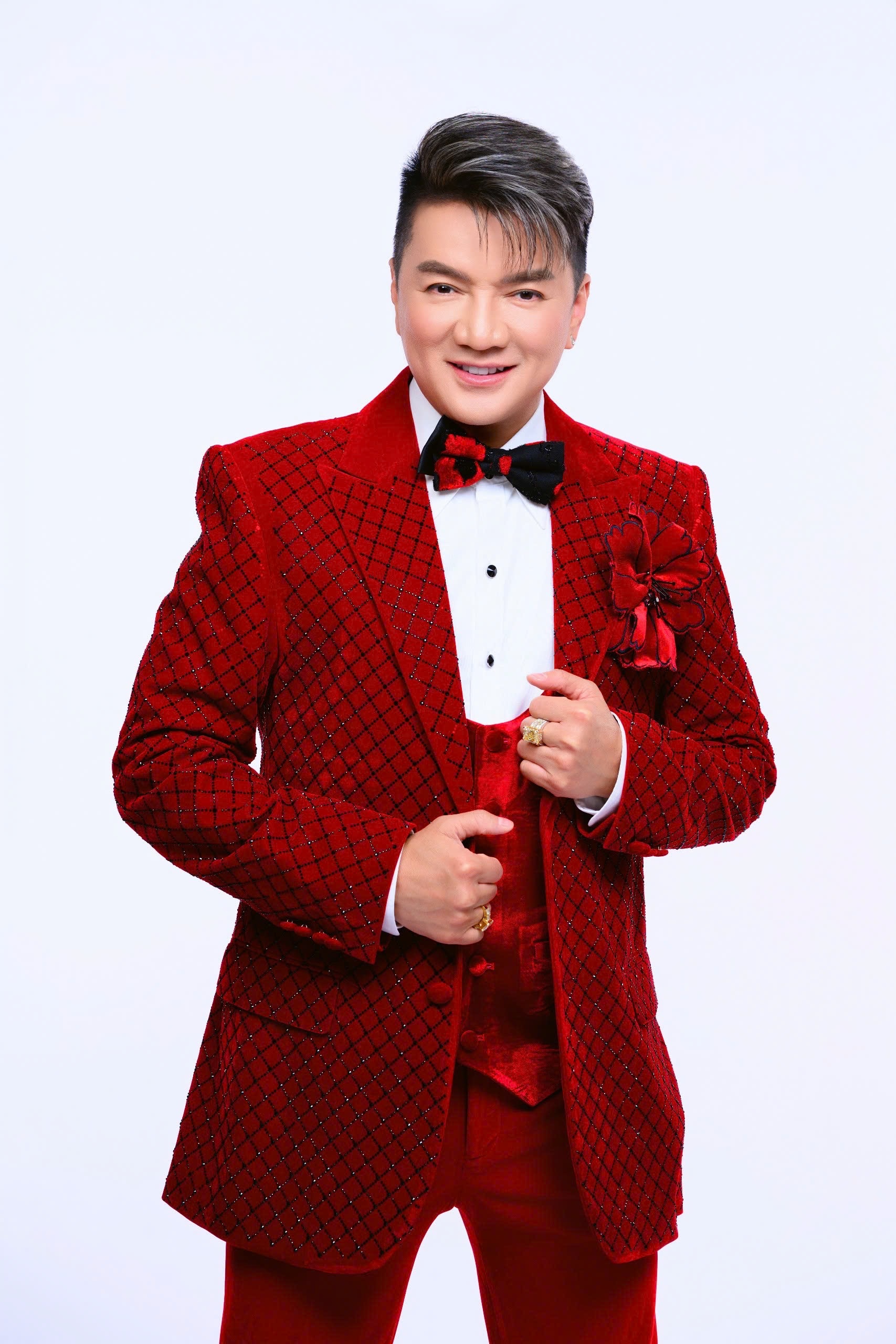 Đàm Vĩnh Hưng với món quà đặc biệt dịp lễ 30/4  - Ảnh 2.