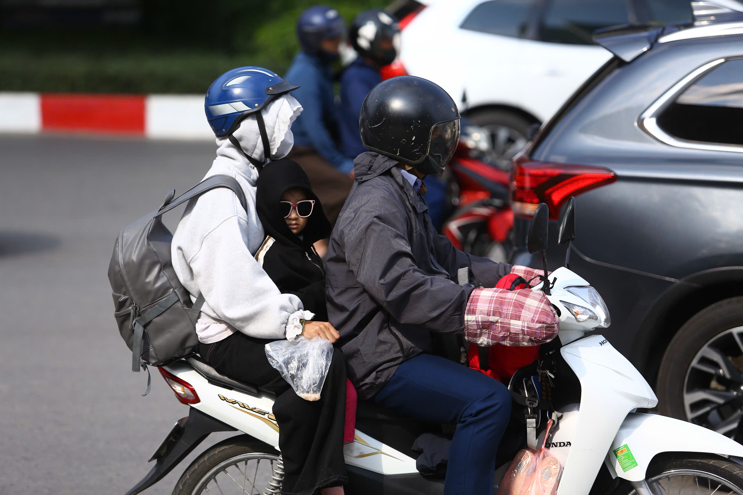 &Ugrave;n ứ giao th&ocirc;ng H&agrave; Nội trước kỳ nghỉ lễ 30 - 4 k&eacute;o d&agrave;i - Ảnh 7.