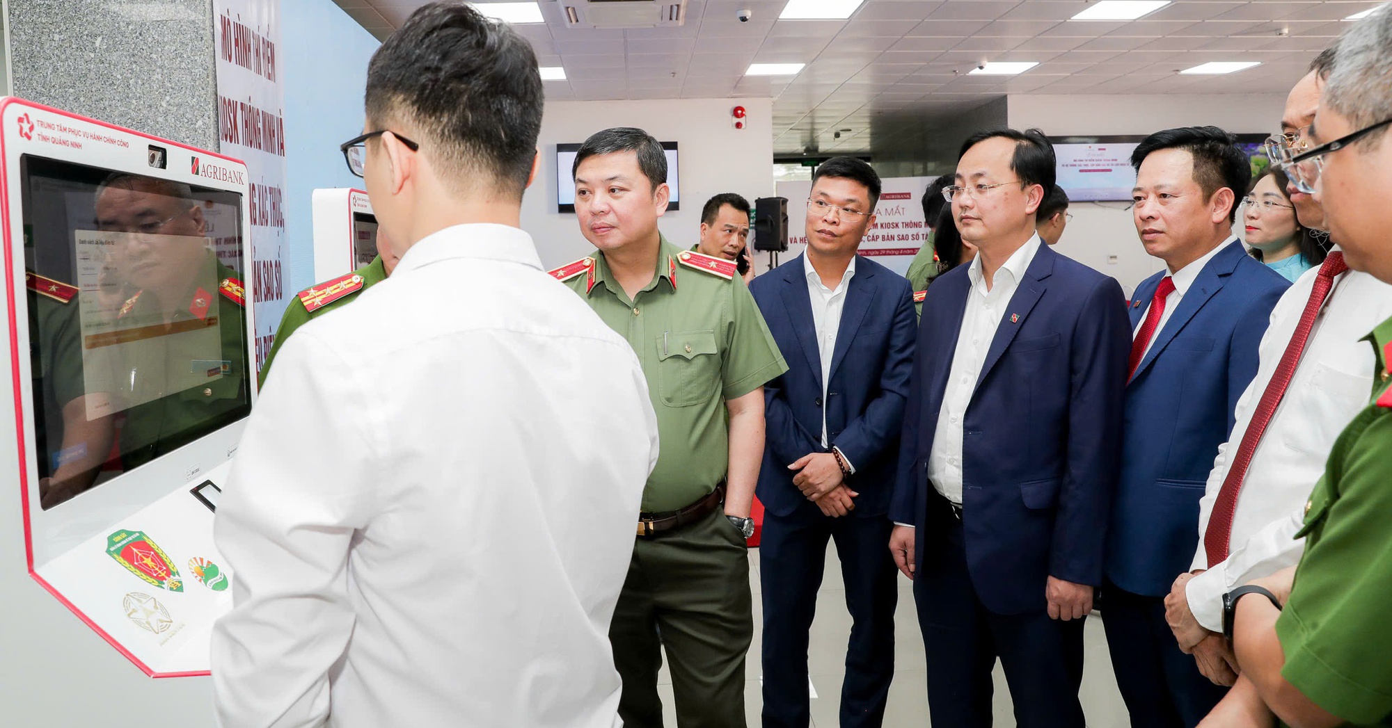 Agribank đồng hành cùng tỉnh Quảng Ninh triển khai mô hình Kiosk thông minh