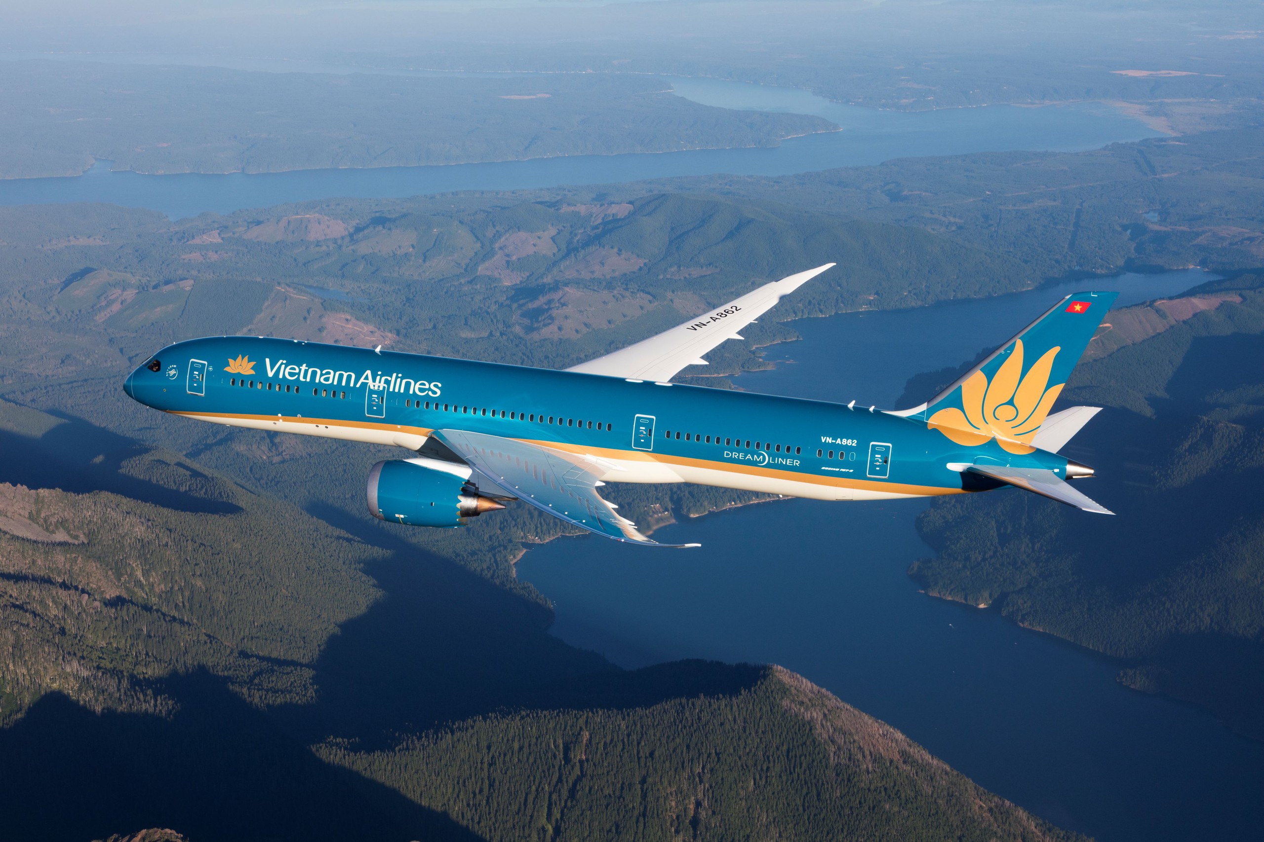 Vietnam Airlines lãi hơn 4.500 tỉ đồng quý I, chủ động ứng phó biến động quốc tế - Ảnh 1.
