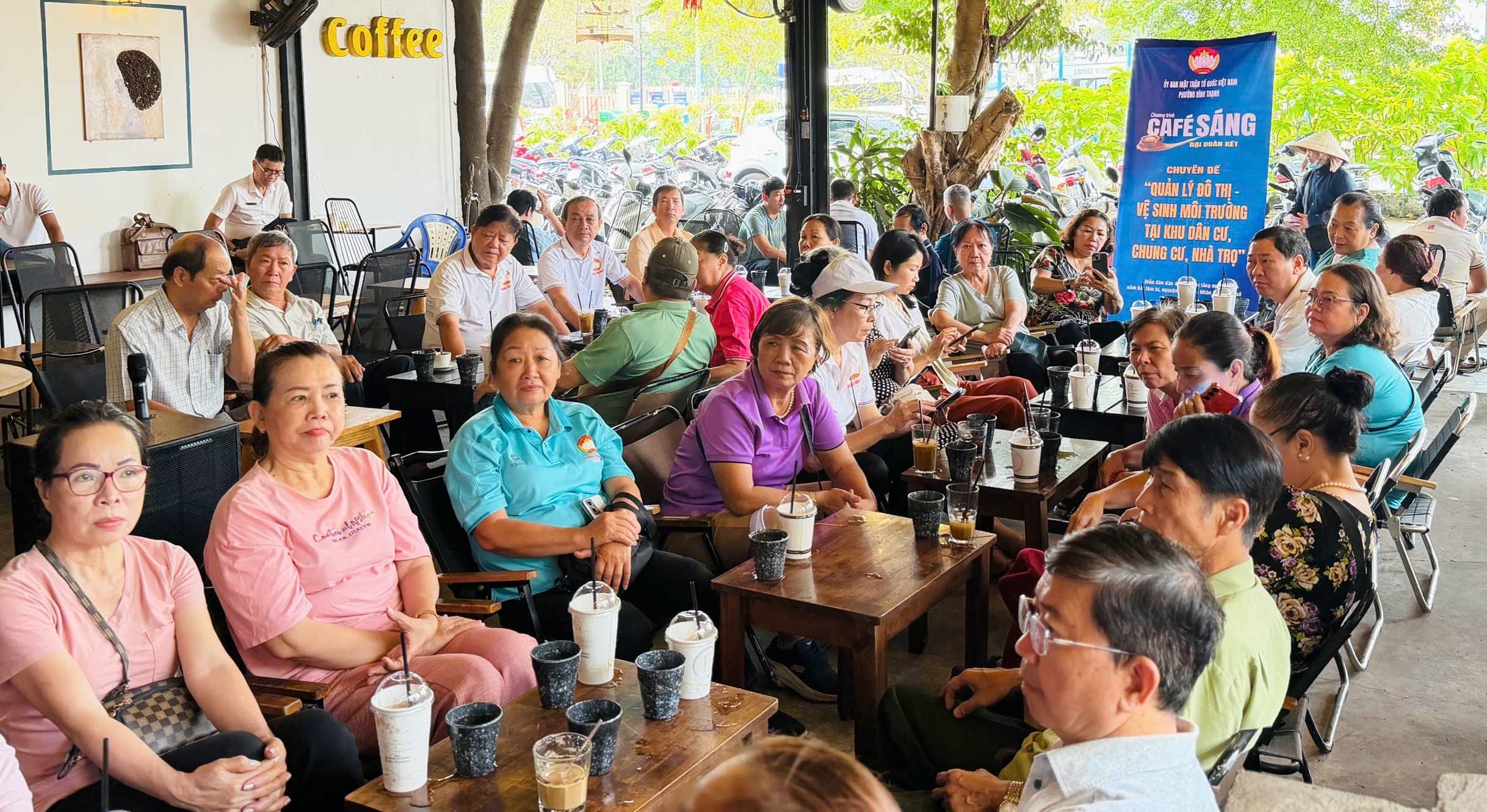 Người dân Bình Thạnh bàn chuyện quản lý đô thị Qua mô hình Cà phê sáng - Ảnh 1.