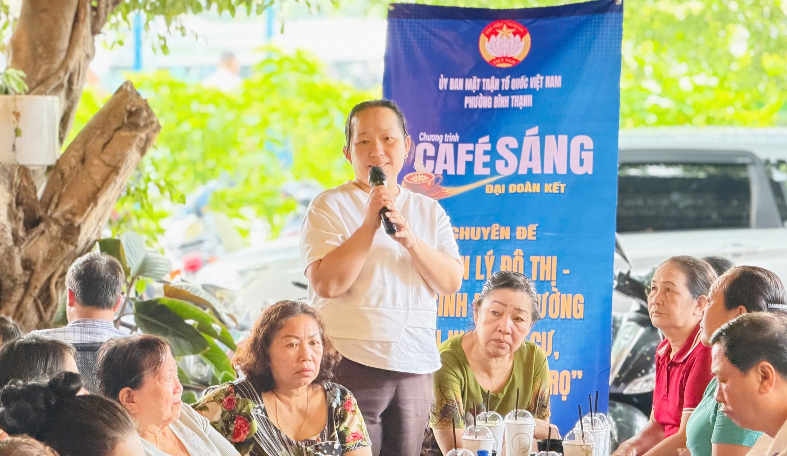 Người dân Bình Thạnh bàn chuyện quản lý đô thị Qua mô hình Cà phê sáng - Ảnh 2.