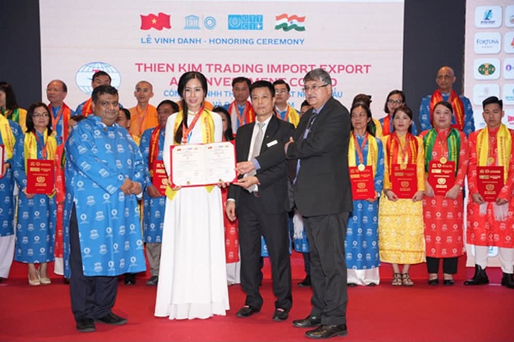 Nữ hoàng đại sứ nhân ái Nguyệt Trần tái xuất  - Ảnh 5.