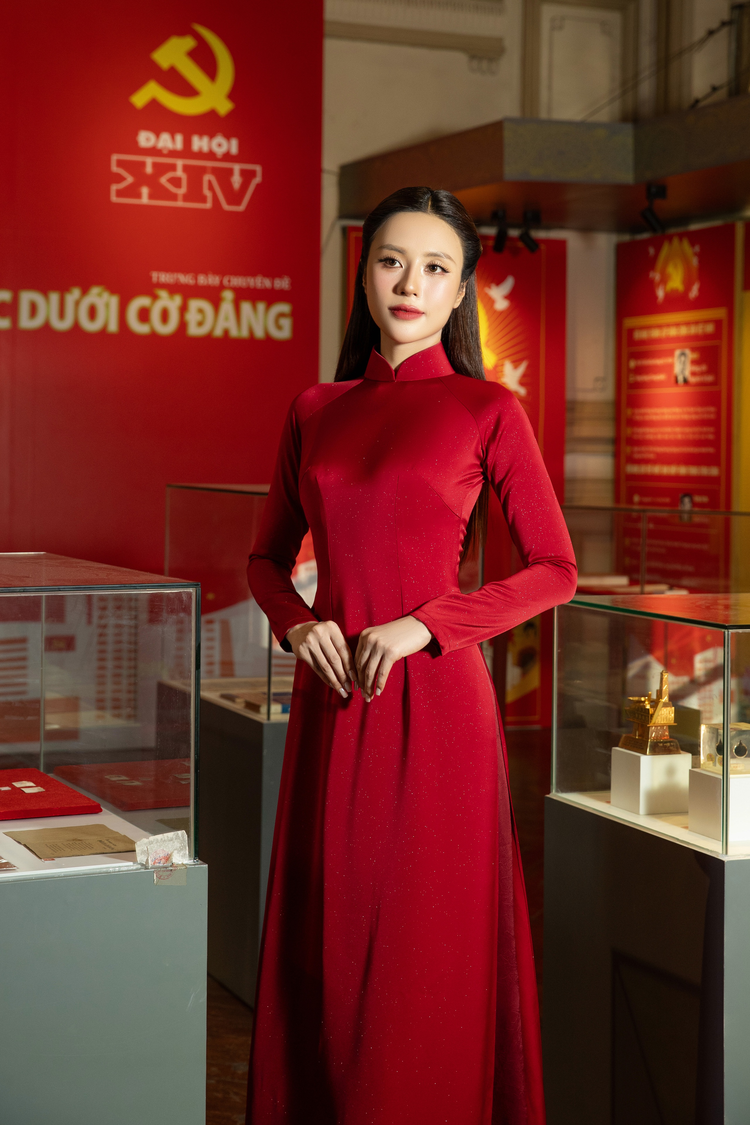 Tô Diệp Hà khoe nhan sắc rạng rỡ trong tà áo dài, hào hứng đón đại lễ 30/4  - Ảnh 2.