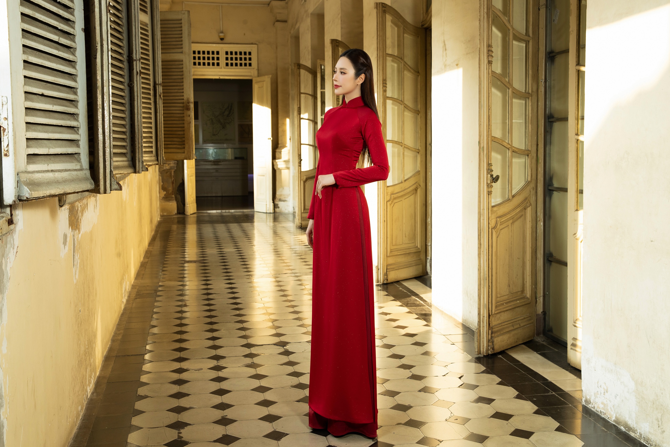 Tô Diệp Hà khoe nhan sắc rạng rỡ trong tà áo dài, hào hứng đón đại lễ 30/4  - Ảnh 8.