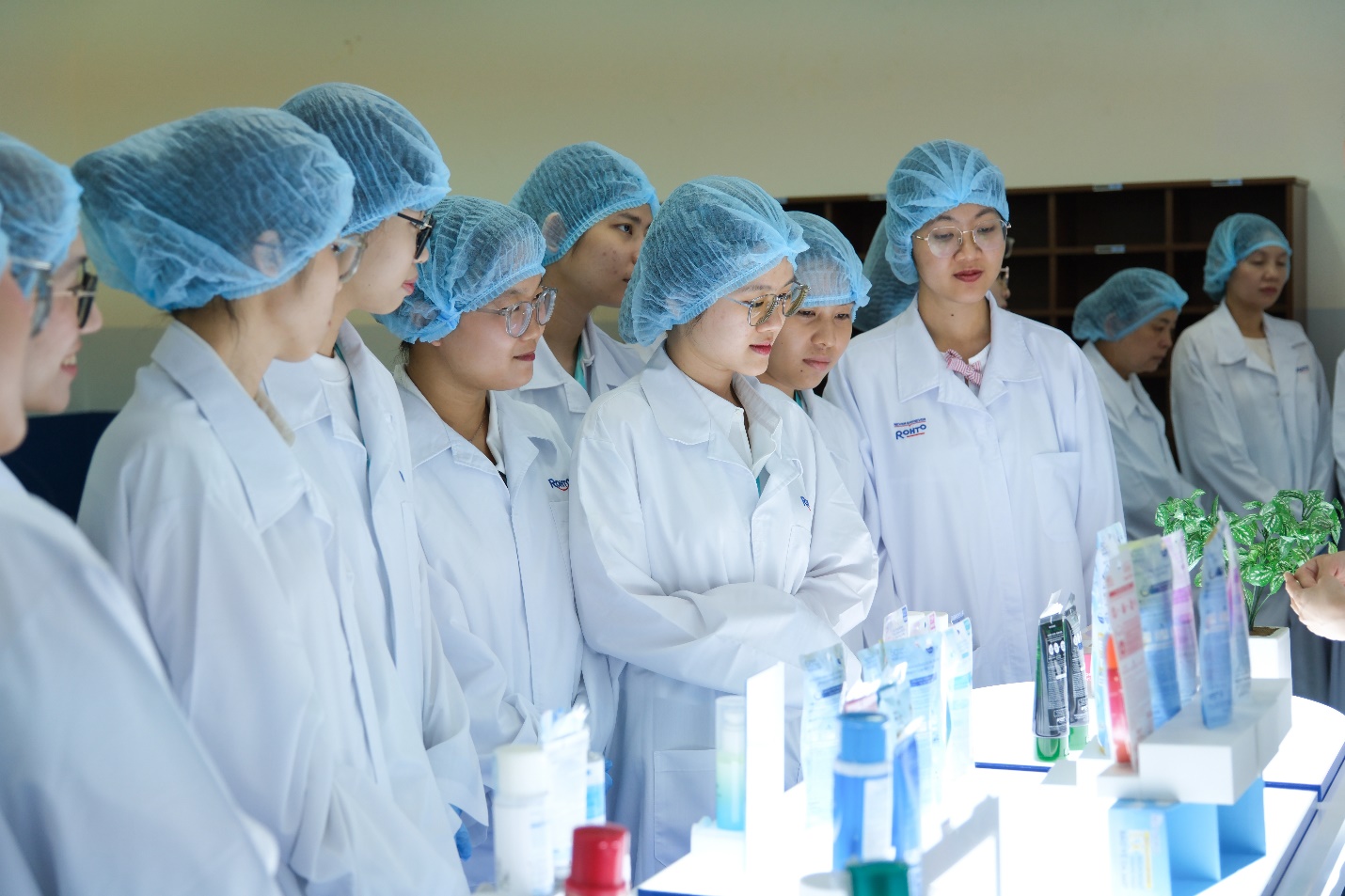 Rohto - Mentholatum Việt Nam truyền cảm hứng cho các tài năng trẻ trong hành trình 30 năm rực rỡ. - Ảnh 3.