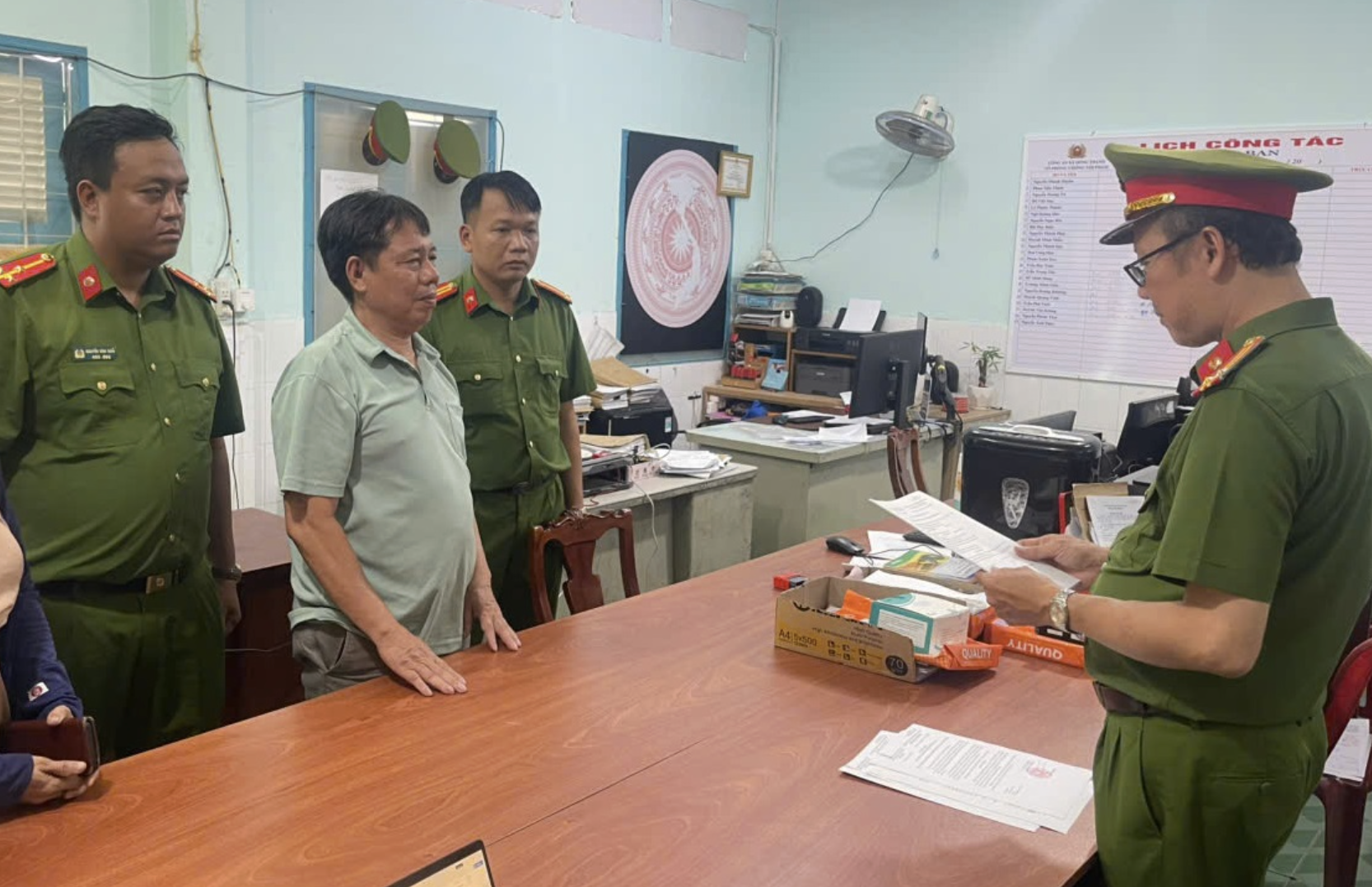  Bắt tạm giam người đàn ông vận chuyển trái phép động vật quý hiếm về Việt Nam  - Ảnh 1.