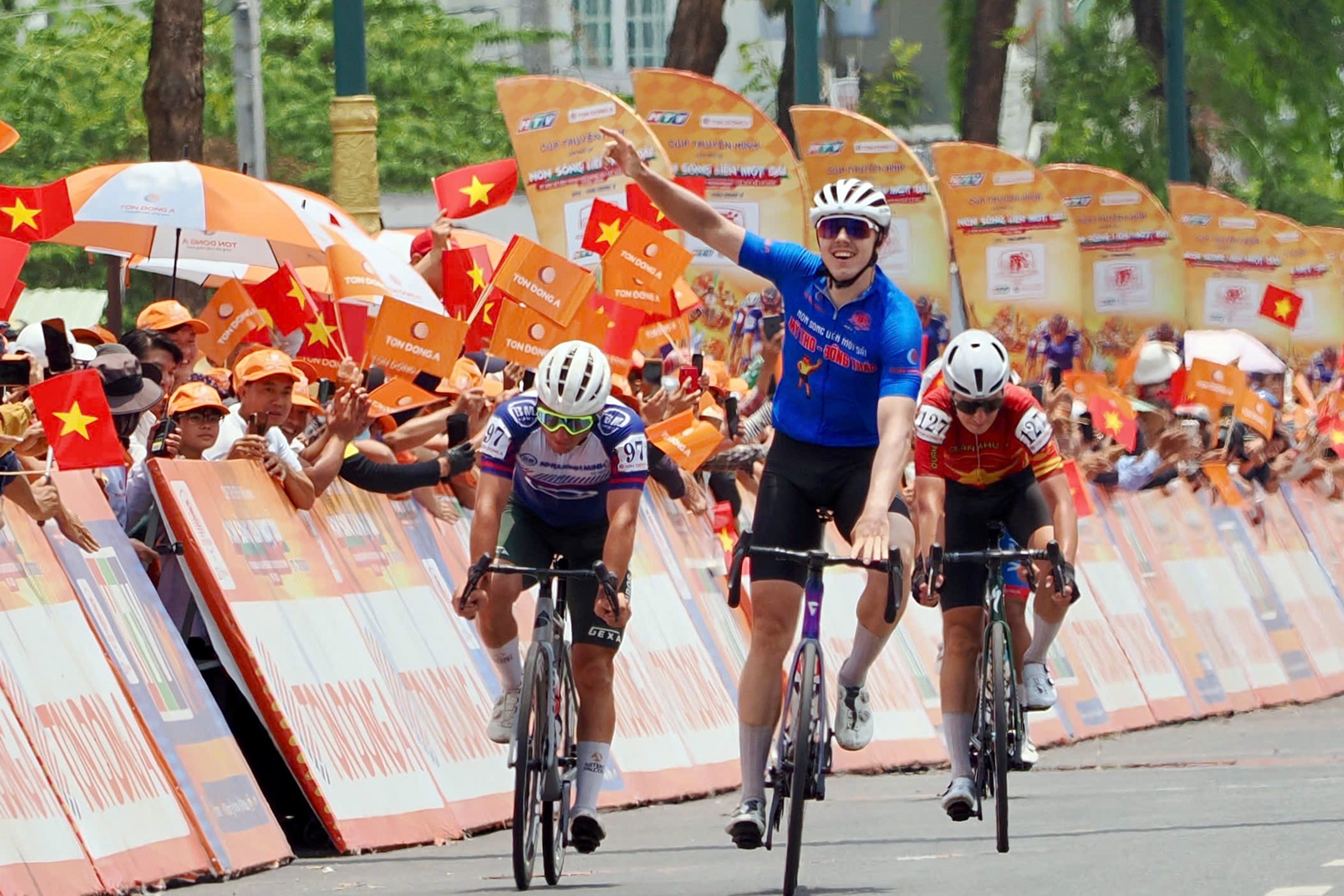 C&uacute;p truyền h&igrave;nh TP HCM 2026: Chờ đợi ai sẽ c&aacute;n đ&iacute;ch đầu ti&ecirc;n tại Hội trường Thống Nhất? - Ảnh 5.