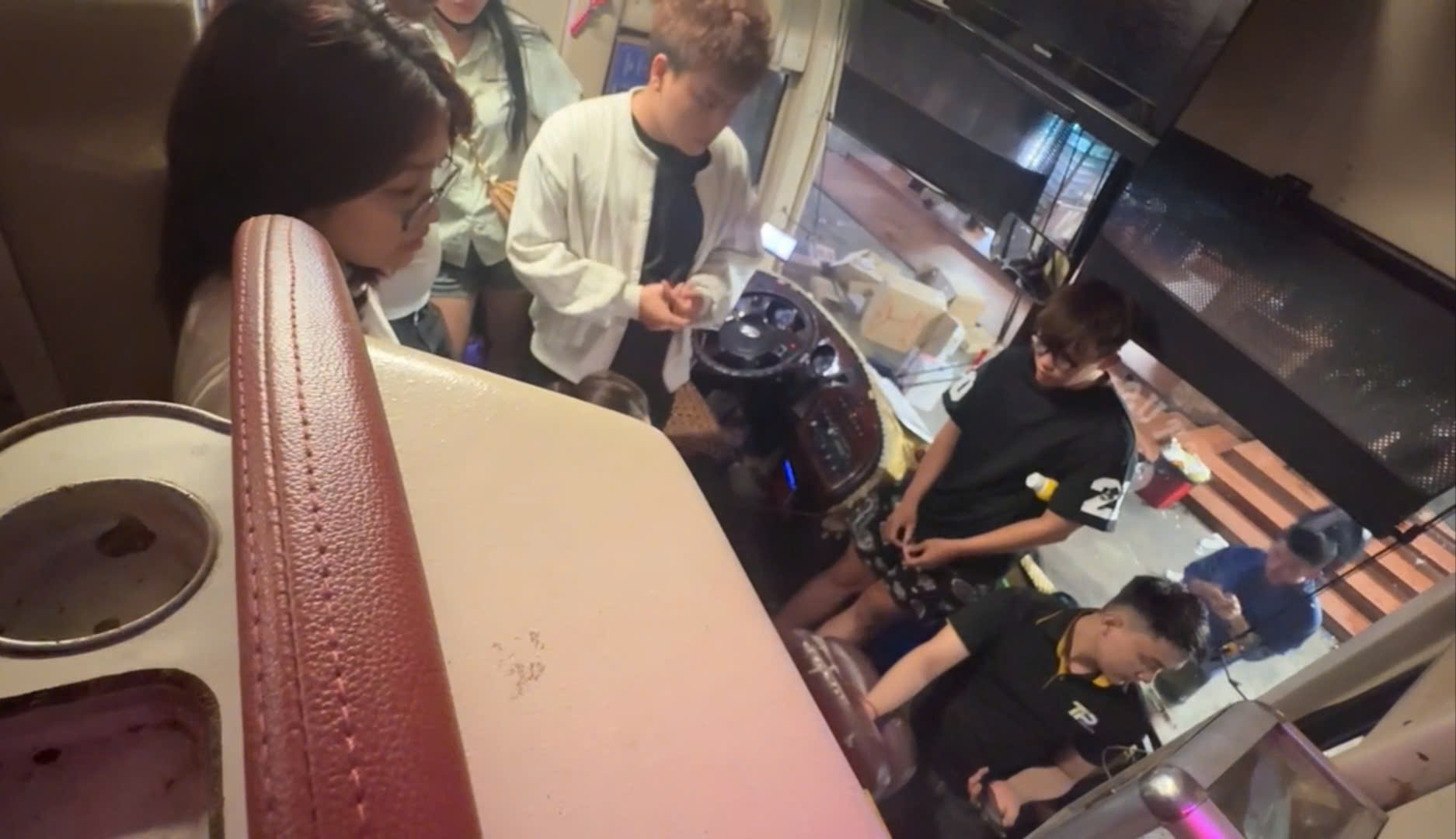 Hành trình bão táp trên chuyến xe về quê dịp lễ 2026 - Ảnh 1.