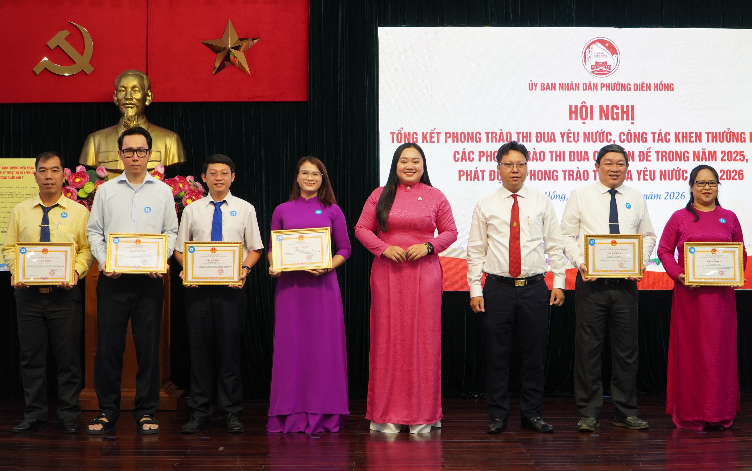 Bí thư phường Diên Hồng quán triệt: thi đua là không hơn thua, so bì, tị nạnh nhau - Ảnh 3.