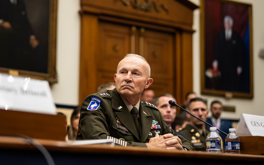 Chiến sự Trung Đ&ocirc;ng 2026: Mỹ - Israel tấn c&ocirc;ng si&ecirc;u tổ hợp h&oacute;a dầu , Iran đe dọa - Ảnh 2.