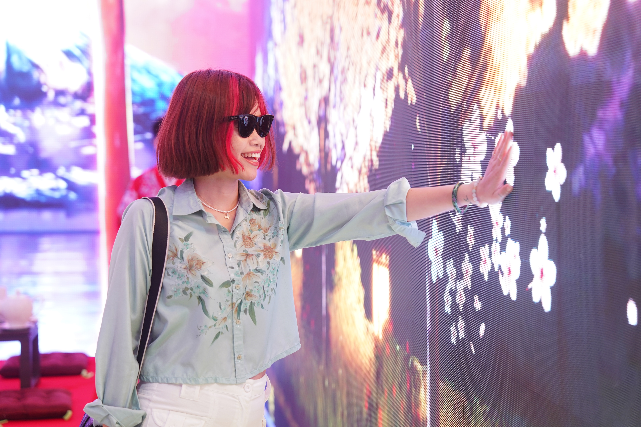 Người d&acirc;n nhộn nhịp đi săn tour du lịch ưu đ&atilde;i dịp 30-4 tại ng&agrave;y hội ở TPHCM - Ảnh 15.