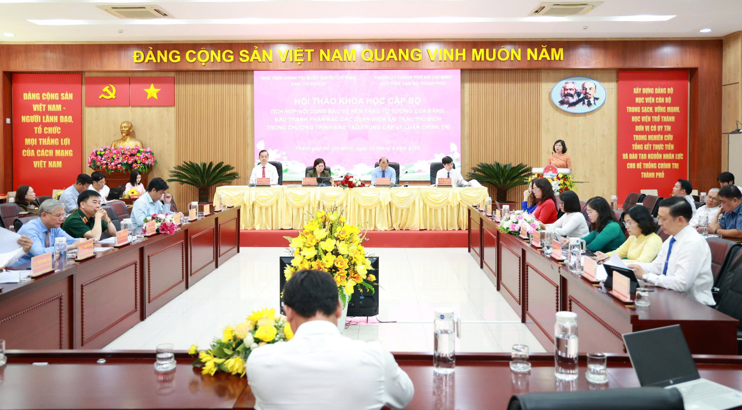 Th&ocirc;ng tin tr&aacute;i chiều tại TPHCM cần phản b&aacute;c kịp thời để bảo vệ nền tảng tư tưởng - Ảnh 1.