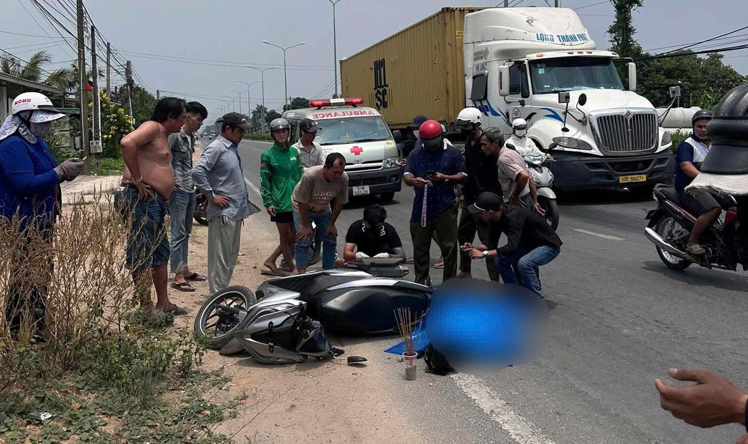 Nữ sinh viên tử vong khi trên đường đến trường tại TP . HCM - Ảnh 1.