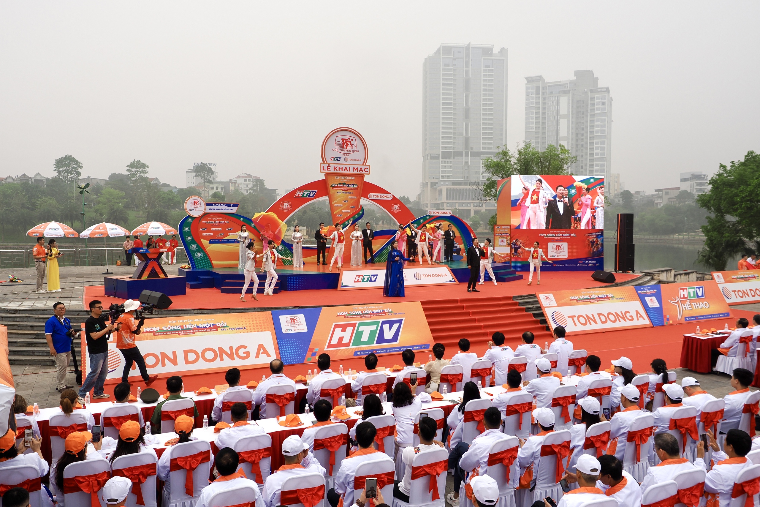 Sergei Kulikov thắng chặng mở m&agrave;n, Xu&acirc;n Lộc gi&agrave;nh &aacute;o cam - Ảnh 2.