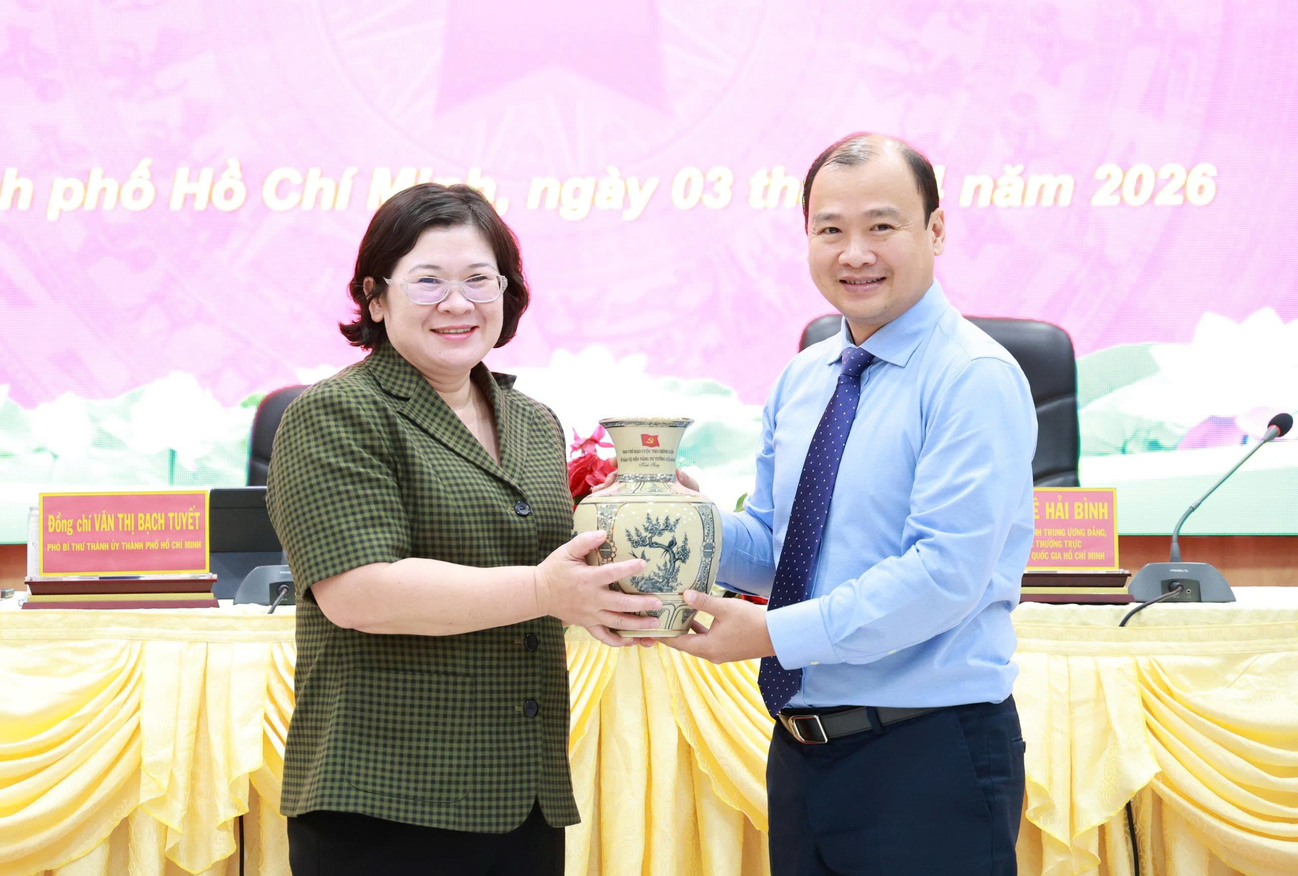 Th&ocirc;ng tin tr&aacute;i chiều tại TPHCM cần phản b&aacute;c kịp thời để bảo vệ nền tảng tư tưởng - Ảnh 7.