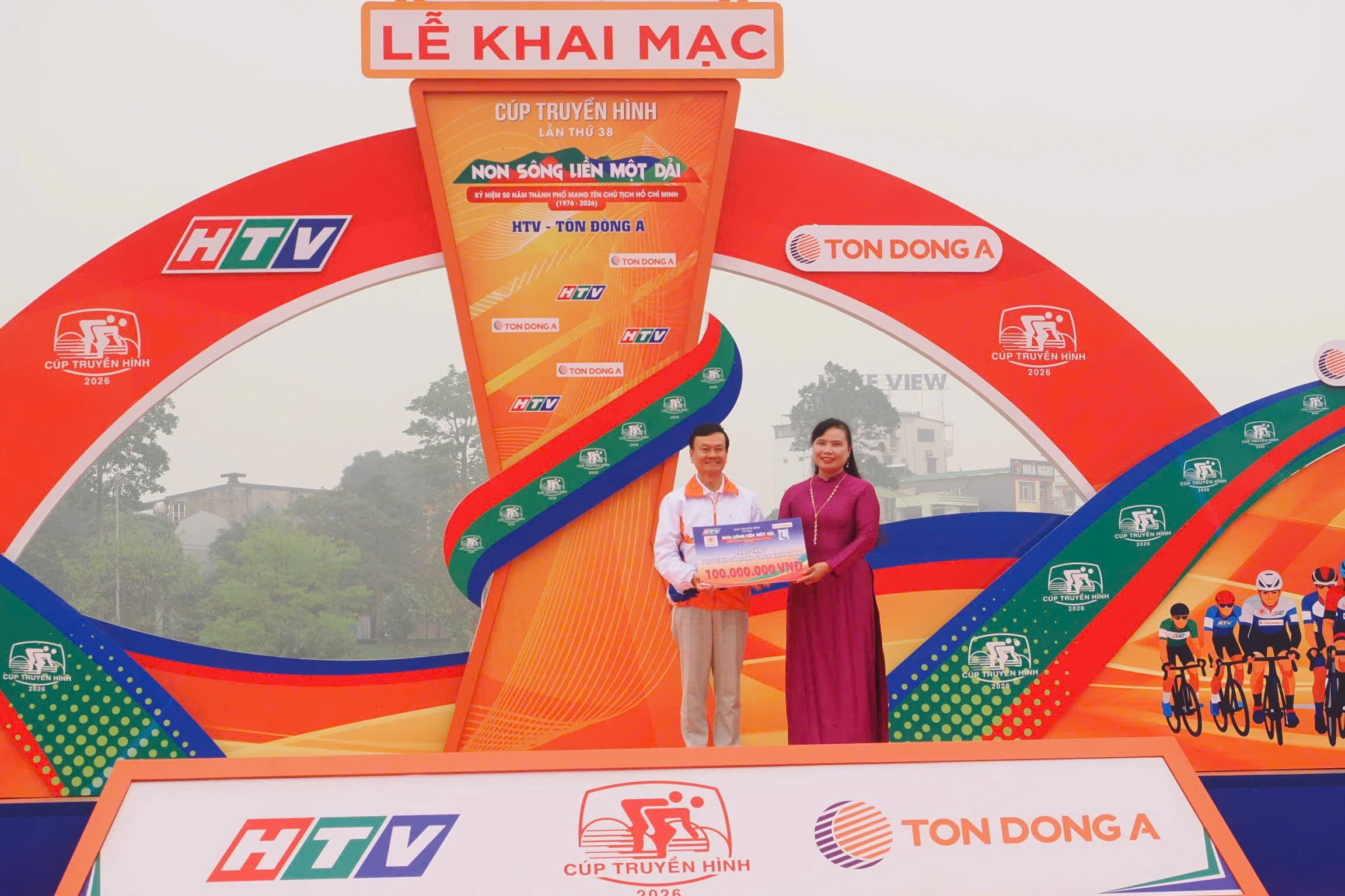 Sergei Kulikov thắng chặng mở m&agrave;n, Xu&acirc;n Lộc gi&agrave;nh &aacute;o cam - Ảnh 10.