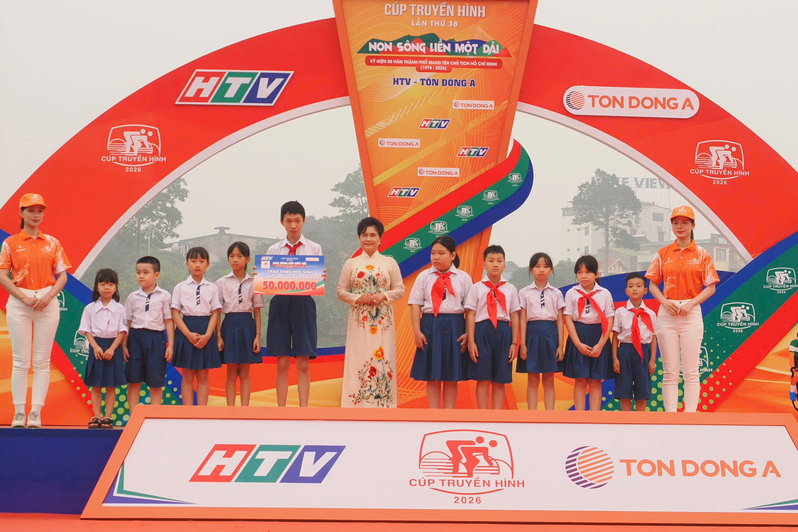 Sergei Kulikov thắng chặng mở m&agrave;n, Xu&acirc;n Lộc gi&agrave;nh &aacute;o cam - Ảnh 11.