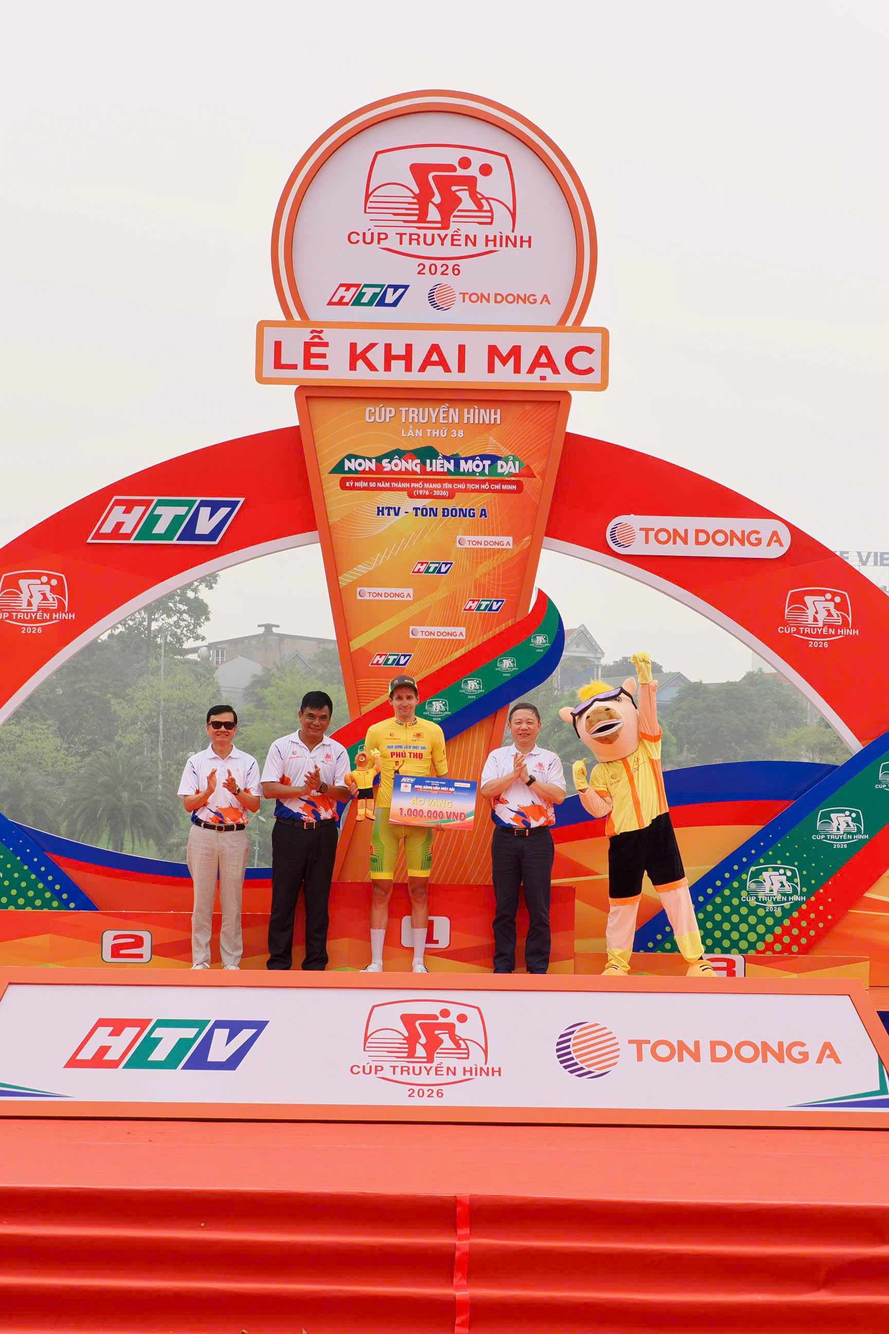 Sergei Kulikov thắng chặng mở m&agrave;n, Xu&acirc;n Lộc gi&agrave;nh &aacute;o cam - Ảnh 9.