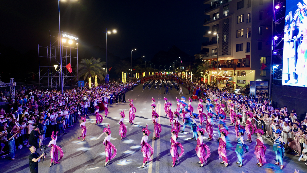 Carnaval Hạ Long 2026: Vũ hội đường phố bên bờ di sản - Ảnh 2.